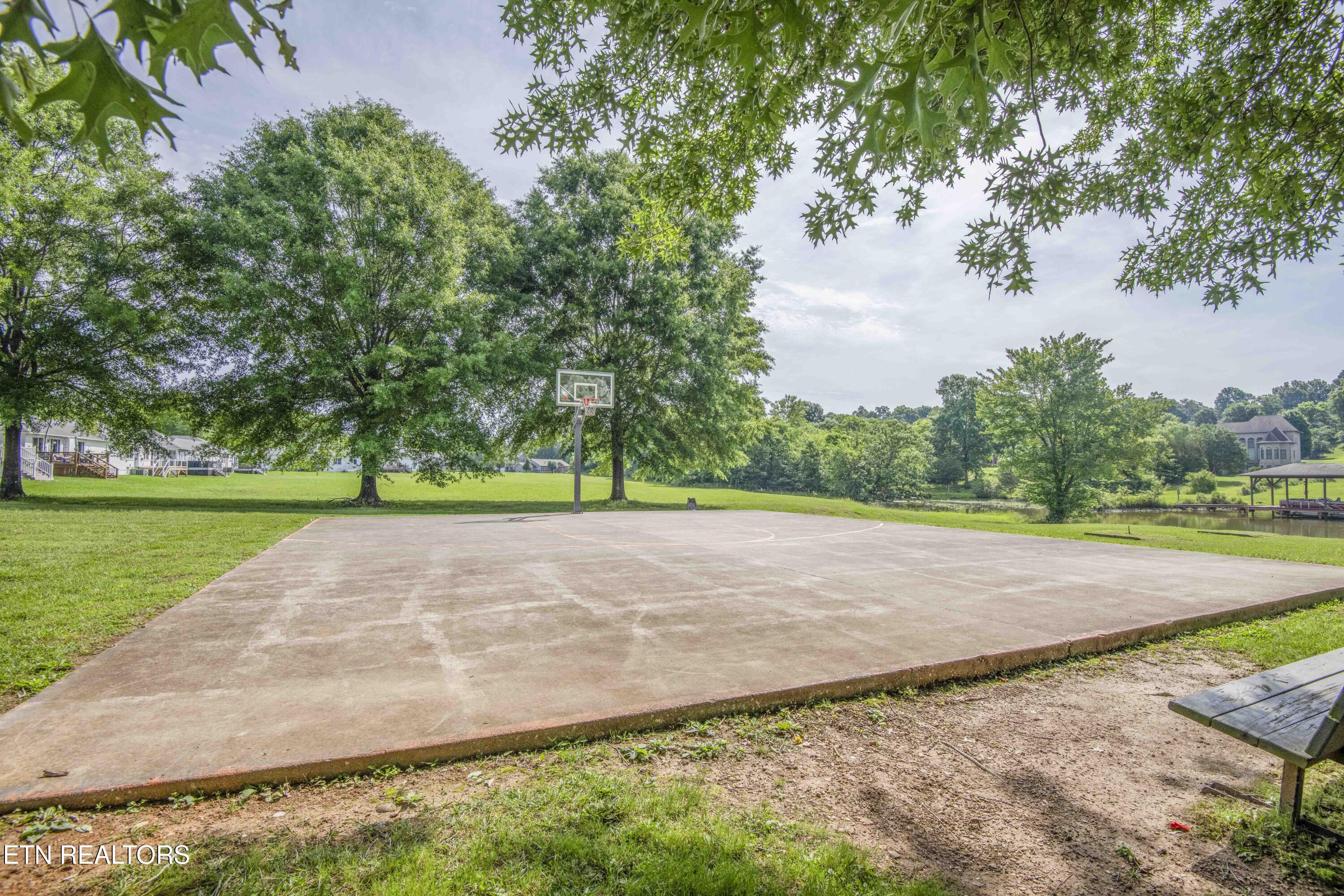 102 Village Trace Kingston TN 37763