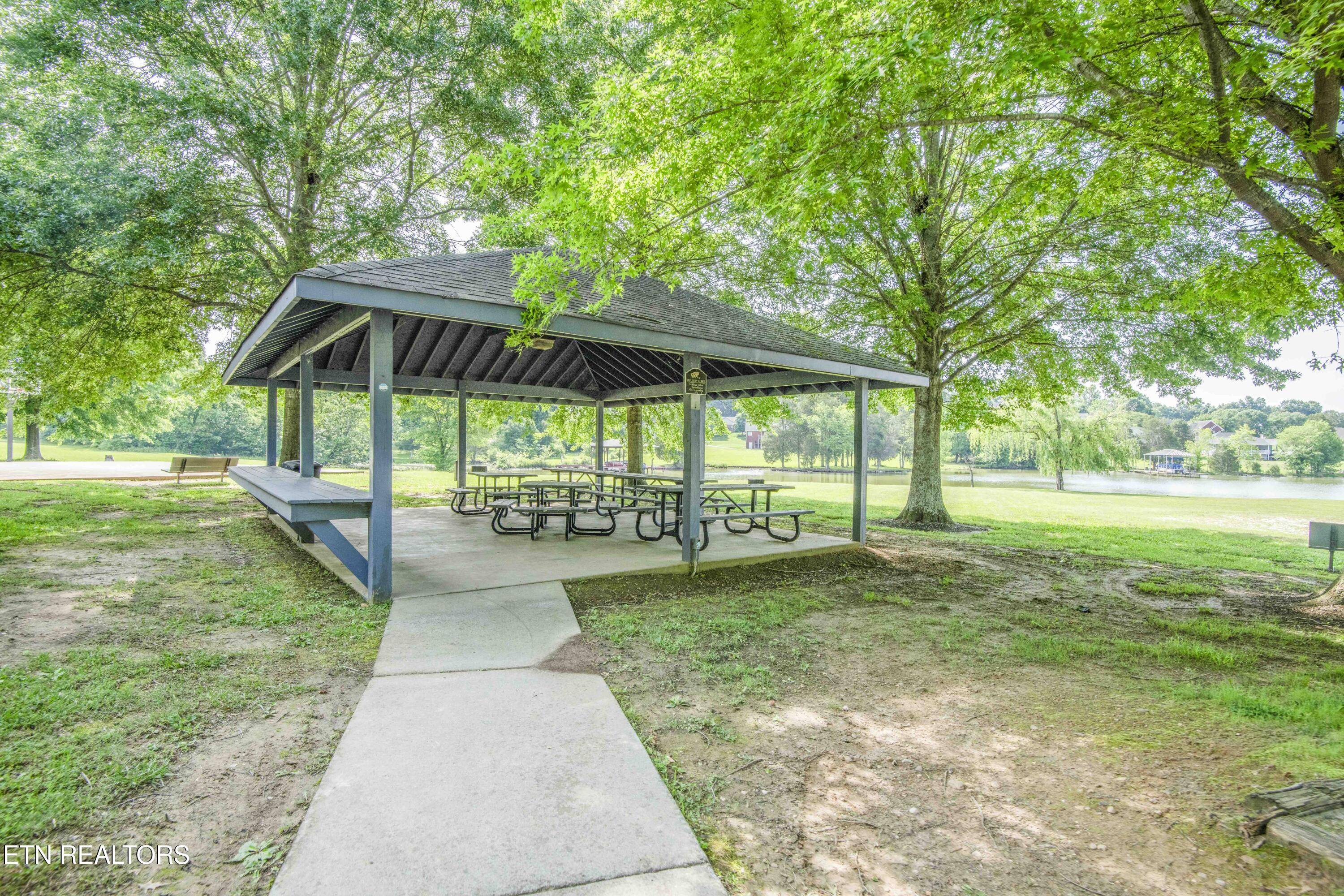102 Village Trace Kingston TN 37763