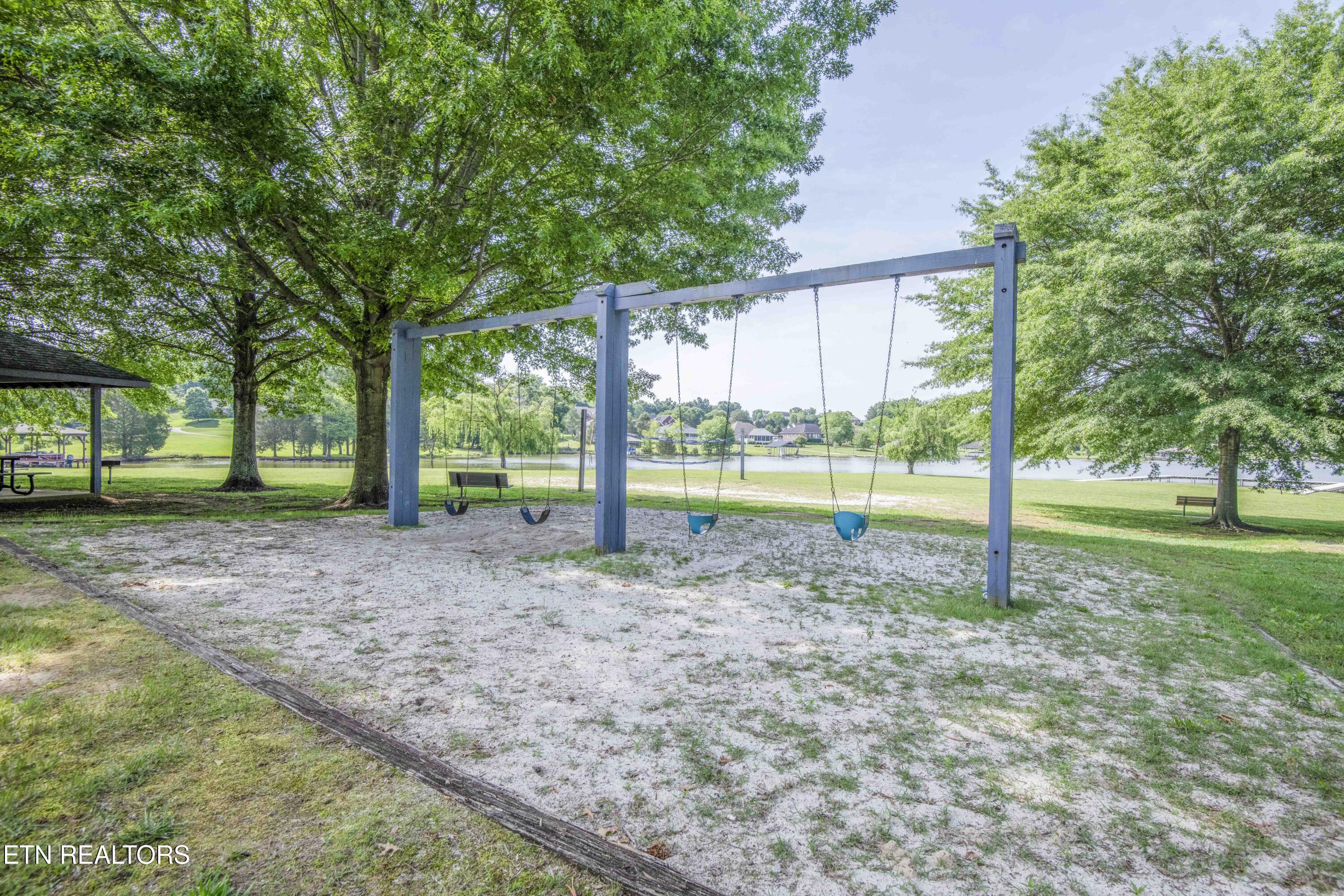 102 Village Trace Kingston TN 37763