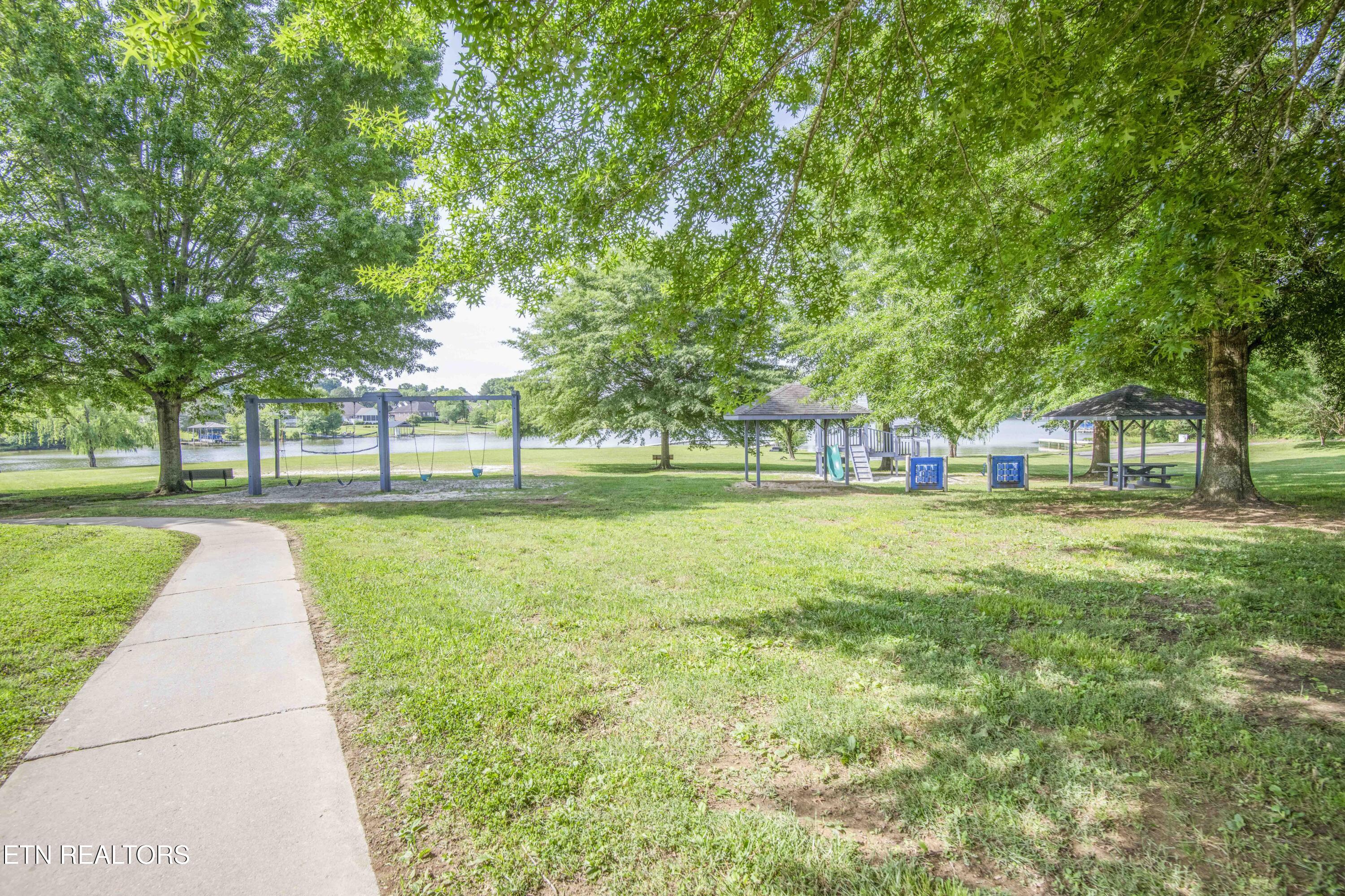 102 Village Trace Kingston TN 37763