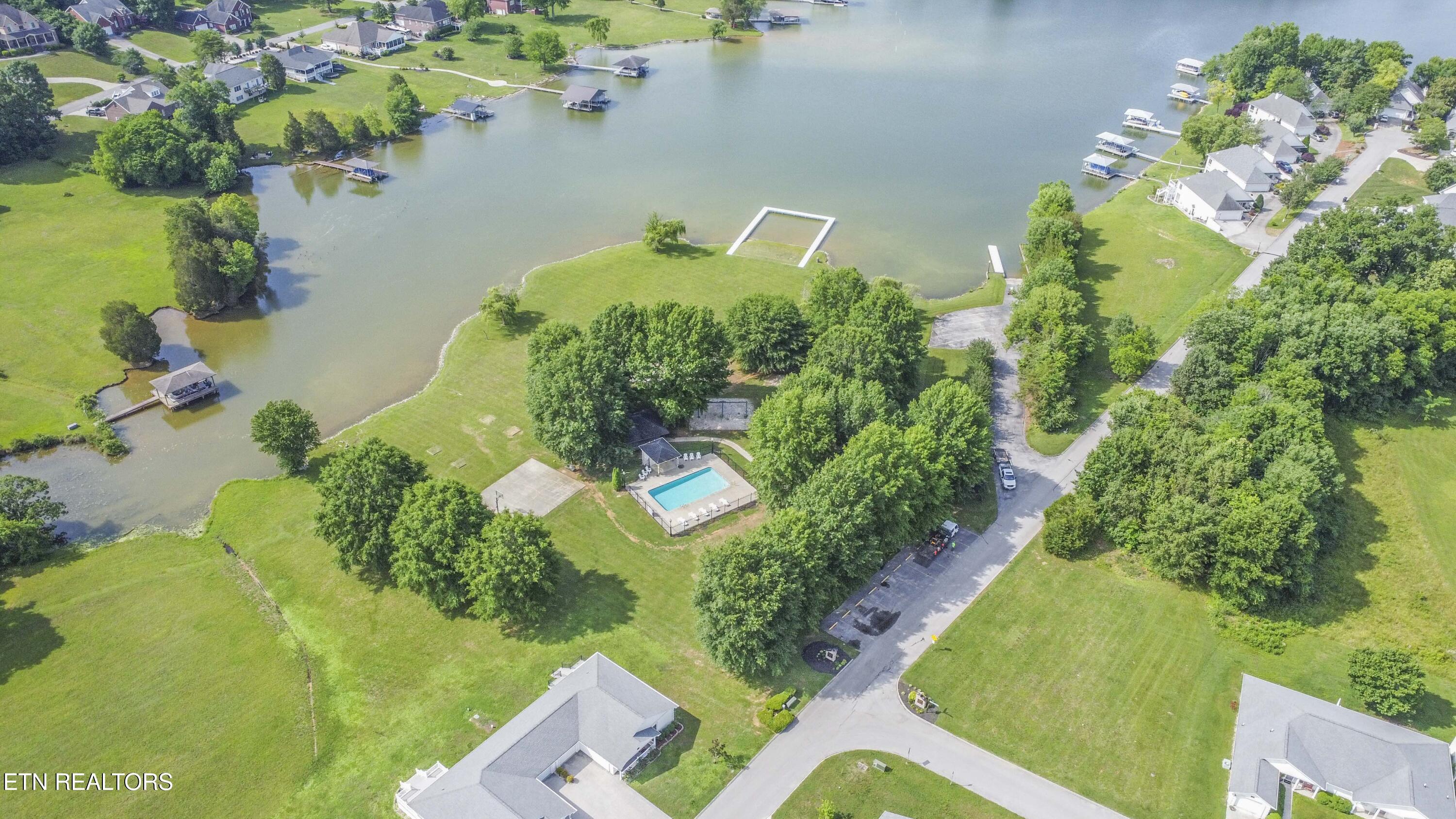 102 Village Trace Kingston TN 37763