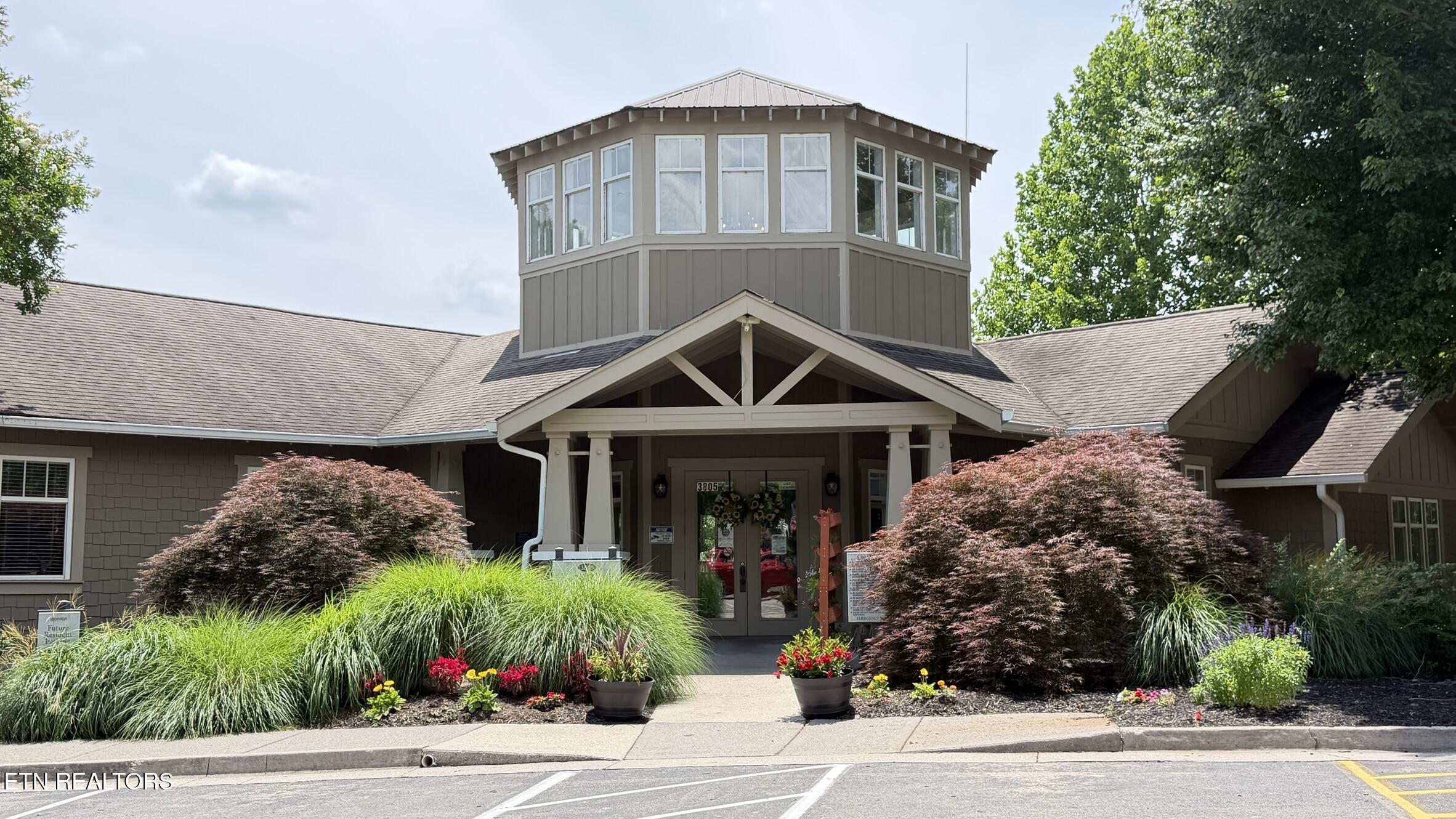 1106 Tree Top Way Knoxville TN 37920