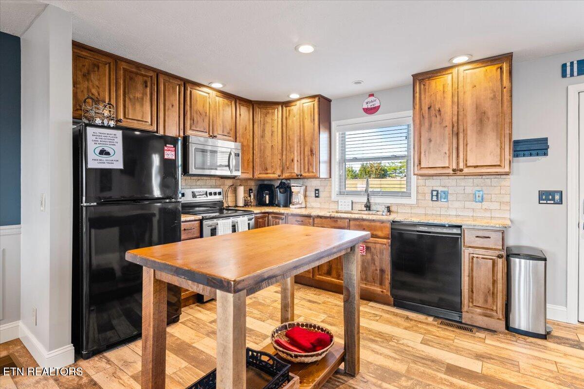 470 Deerfield Landing Road Lafollette TN 37766