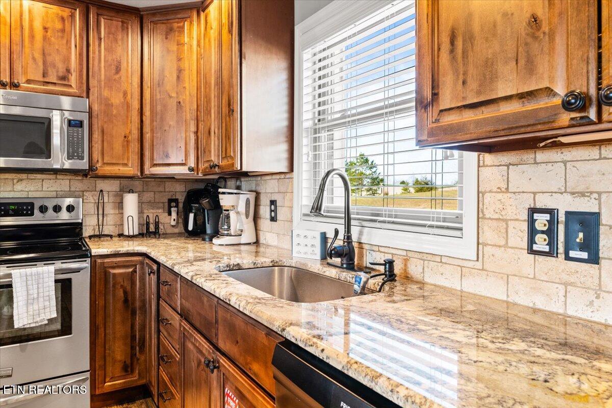 470 Deerfield Landing Road Lafollette TN 37766