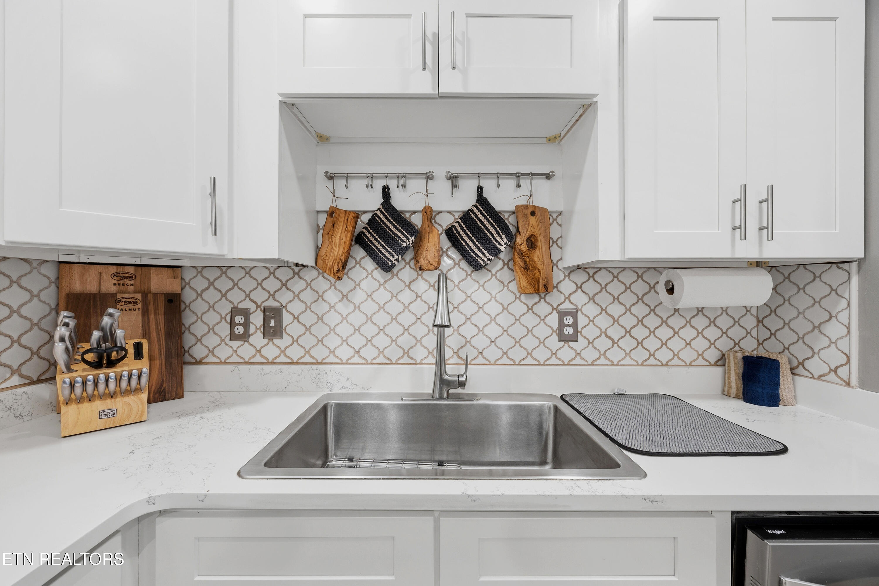 5709 Lyons View Pike Pike Knoxville TN 37919