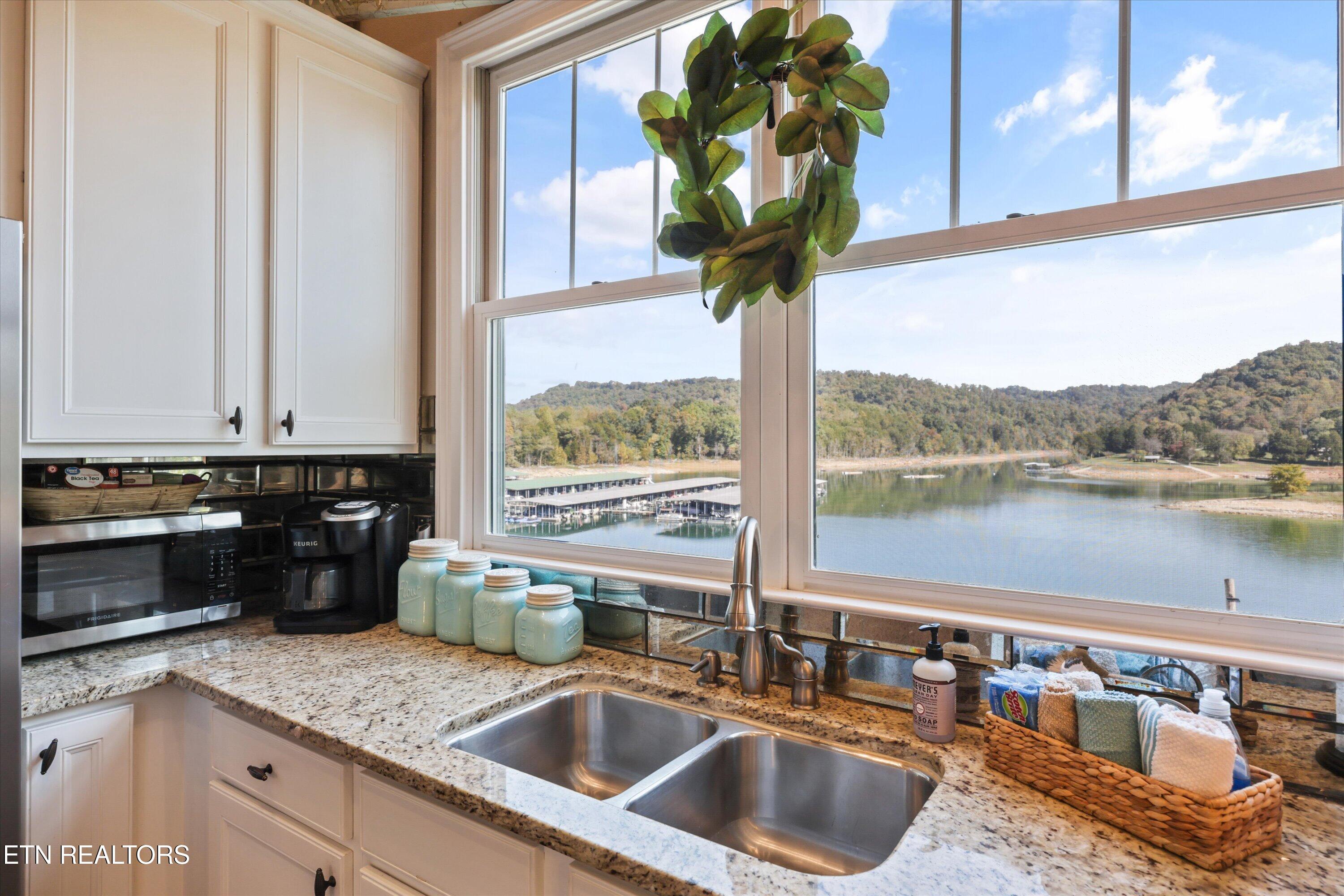 210 Waterside Circle Andersonville TN 37705