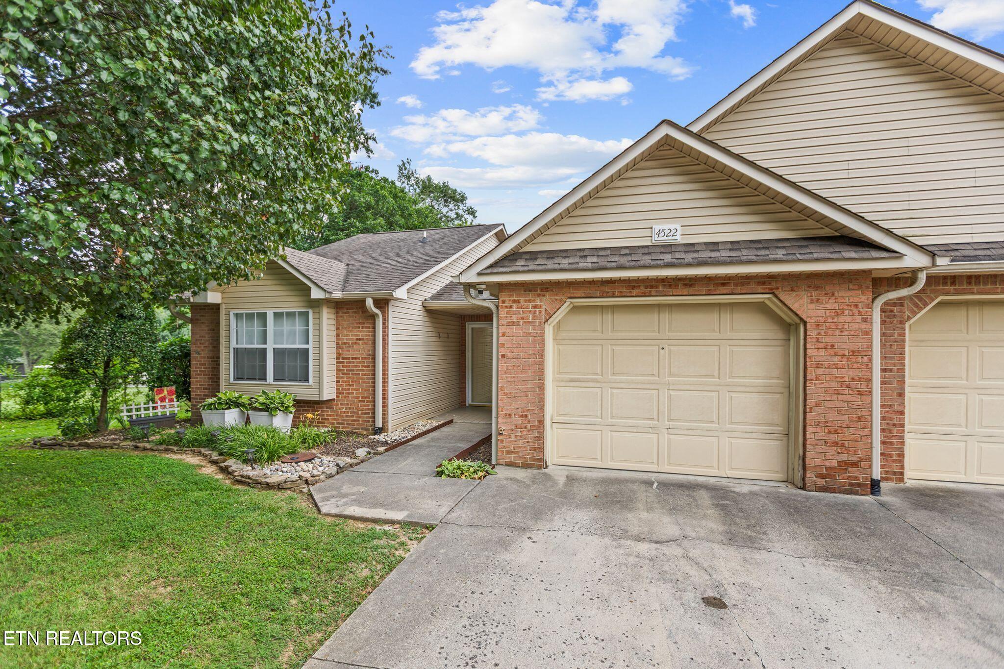 4522 Shamus Way Knoxville TN 37918