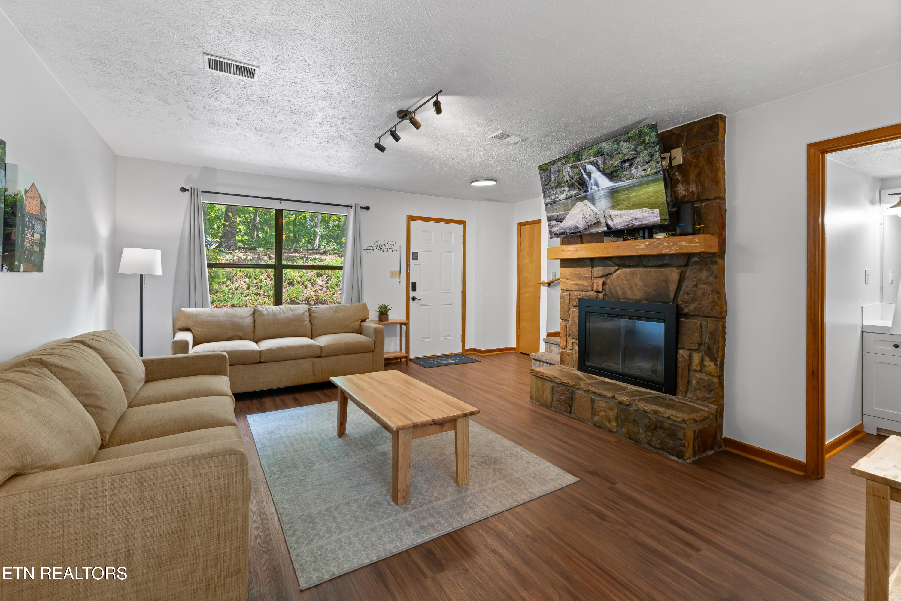 3729 Plaza Way Pigeon Forge TN 37863