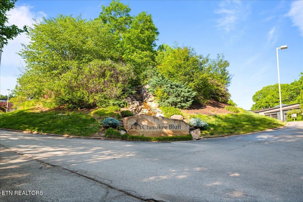 1974 Cherokee Bluff Drive Knoxville TN 37920