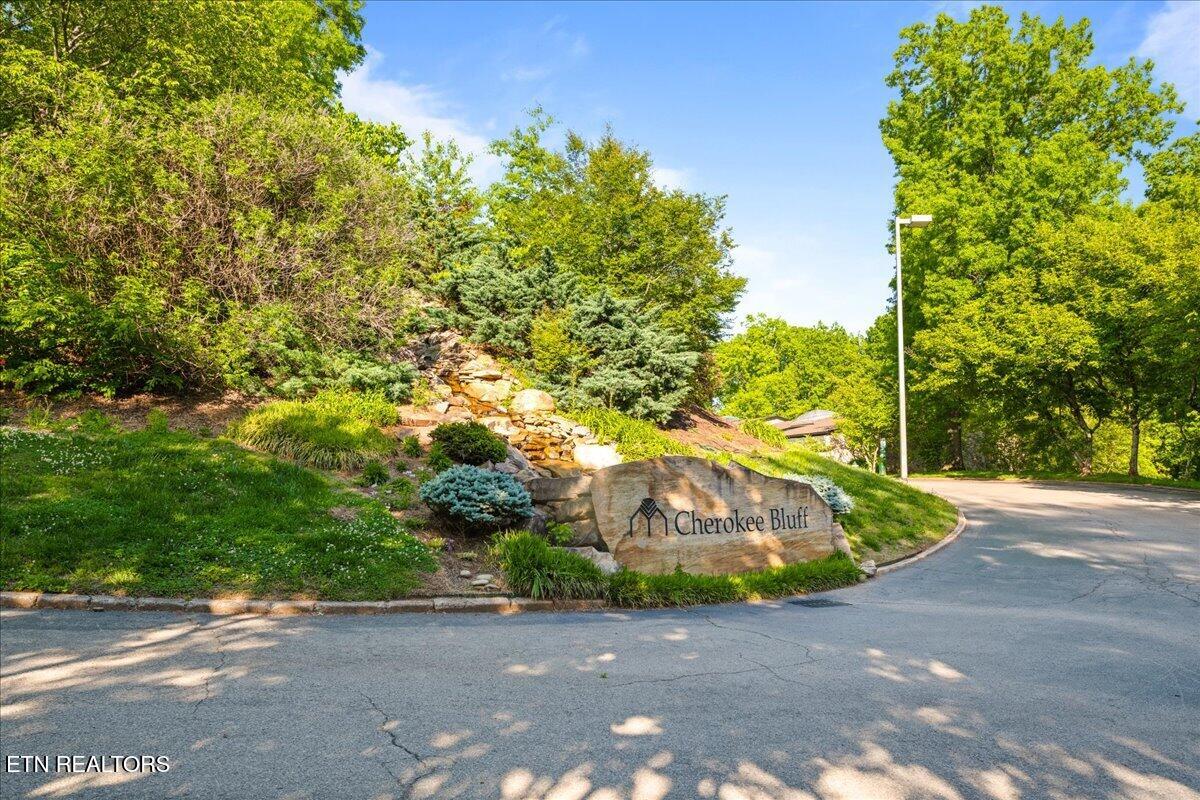 1974 Cherokee Bluff Drive Knoxville TN 37920
