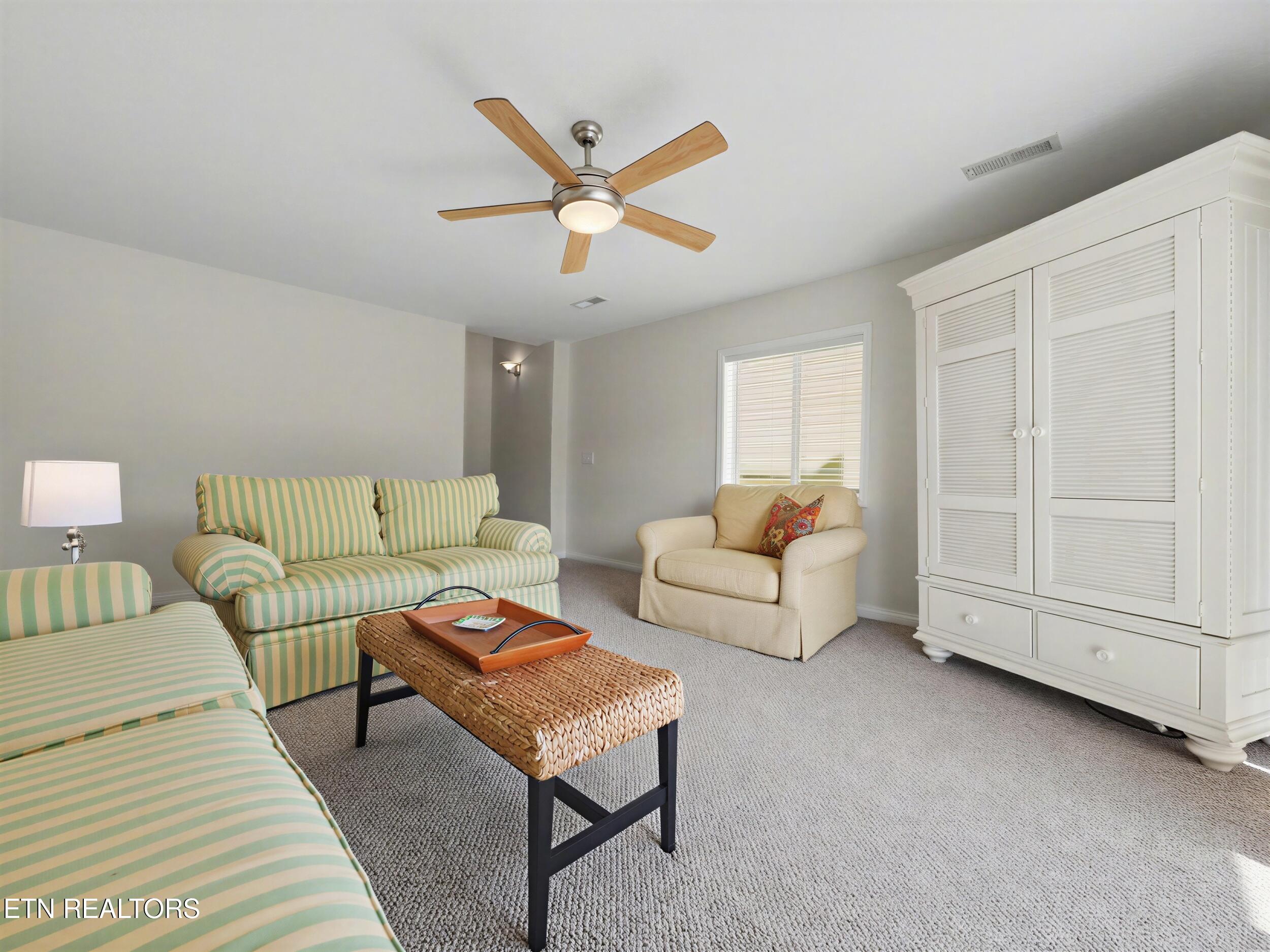 149 W Deer Village Lane Lafollette TN 37766