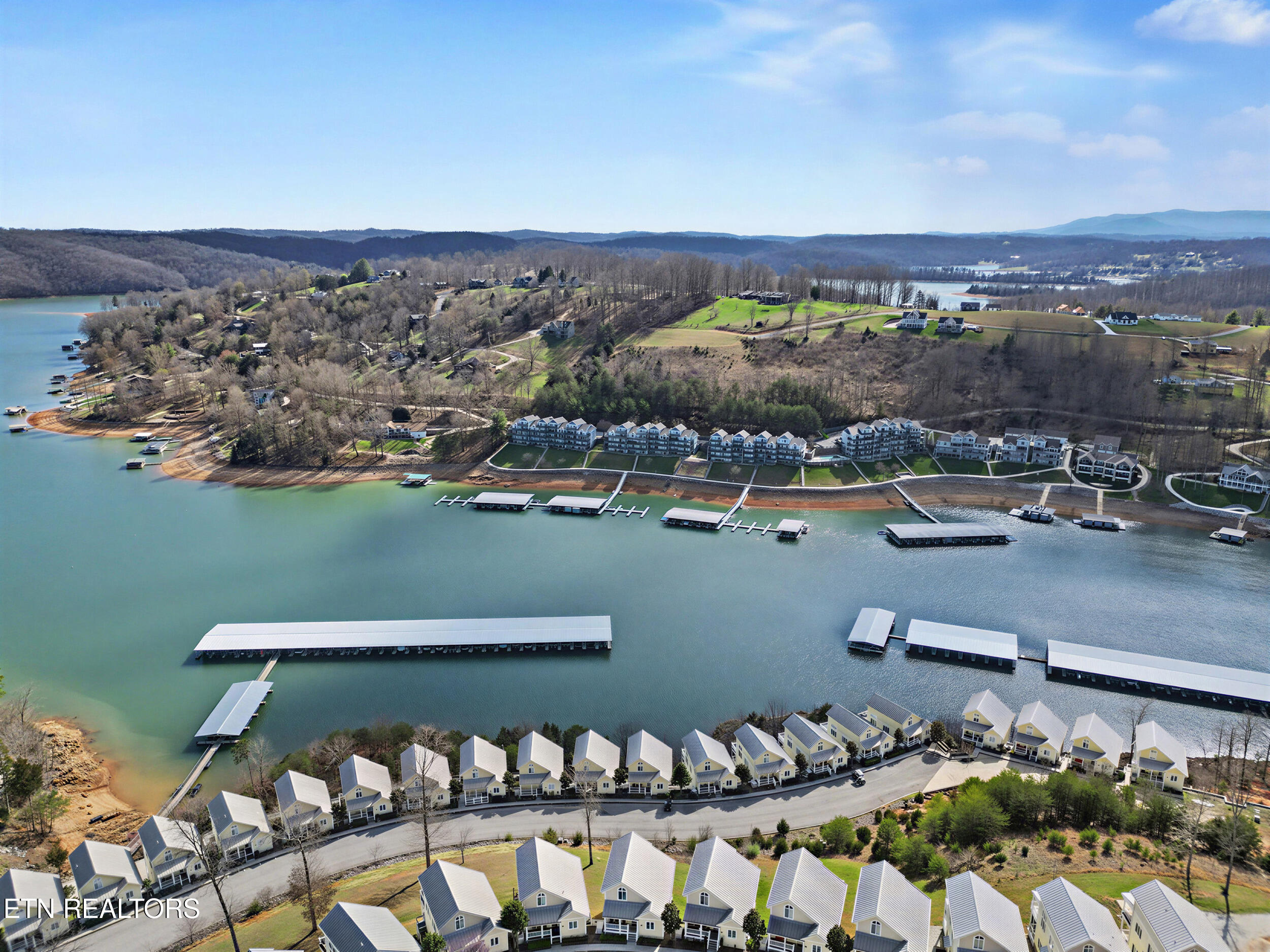 149 W Deer Village Lane Lafollette TN 37766
