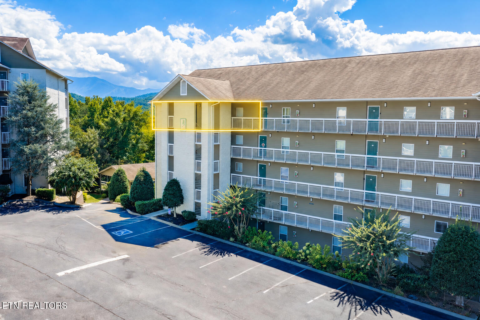 205 Ogle Drive Pigeon Forge TN 37863