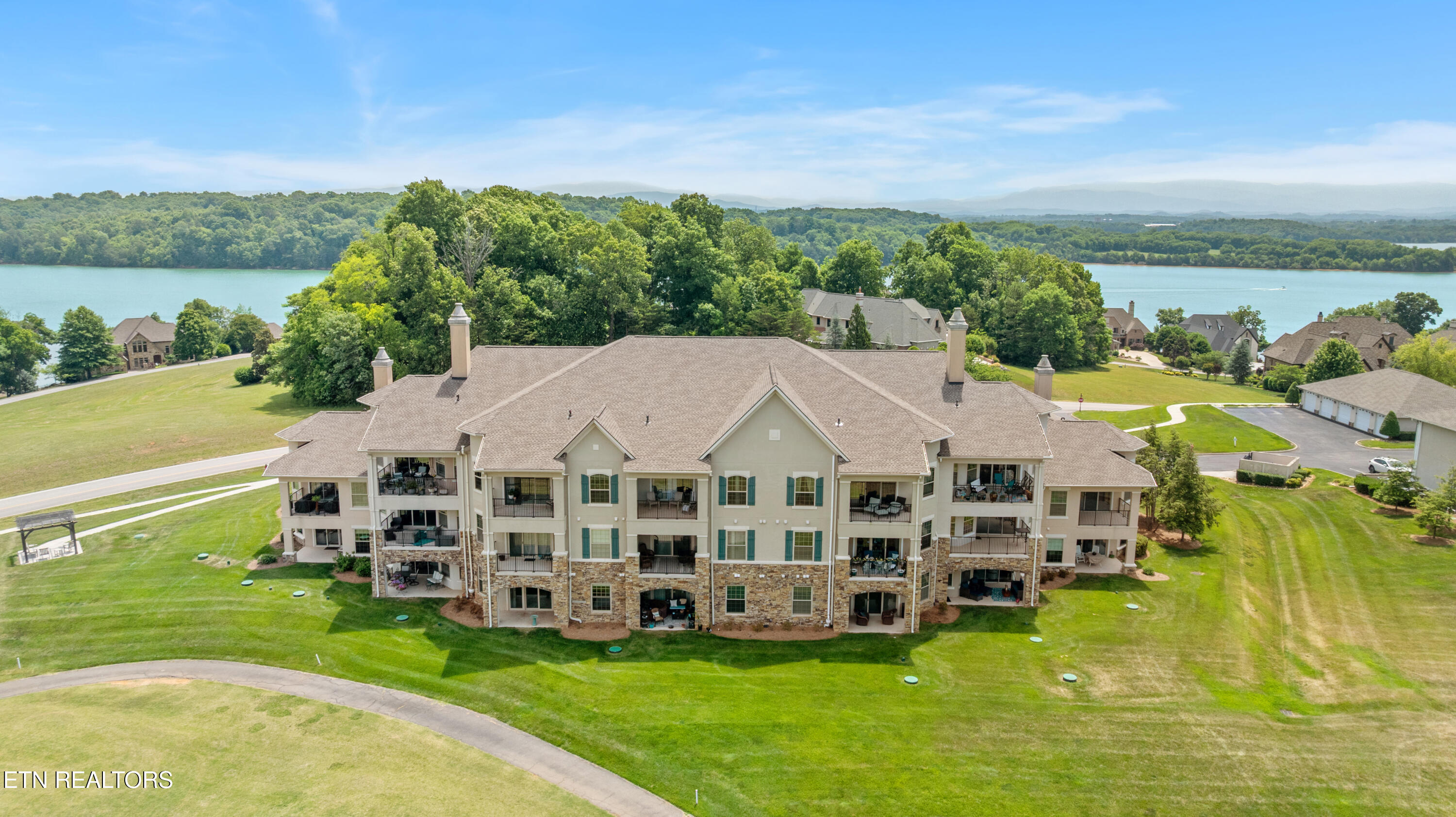 565 Rarity Bay Parkway Vonore TN 37885