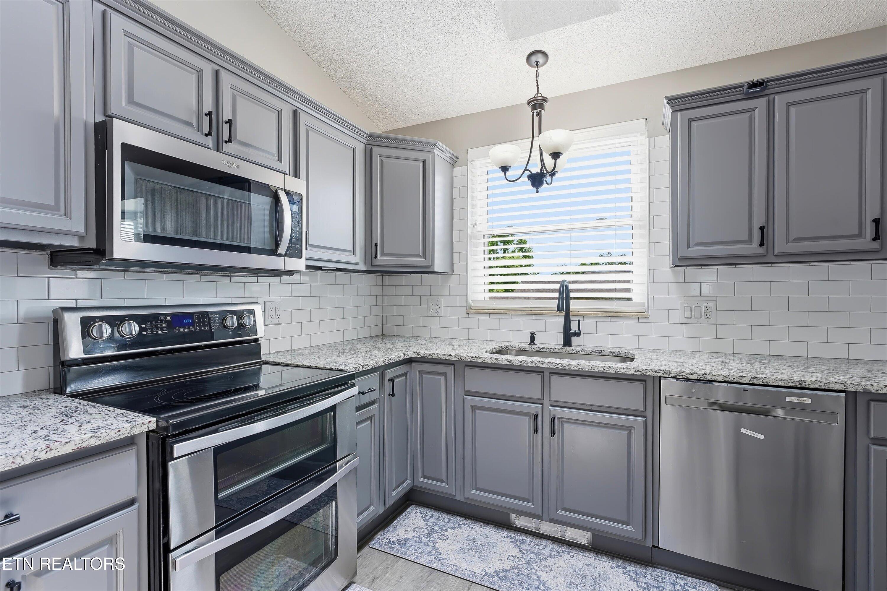 211 Farmington Trail Kingston TN 37763