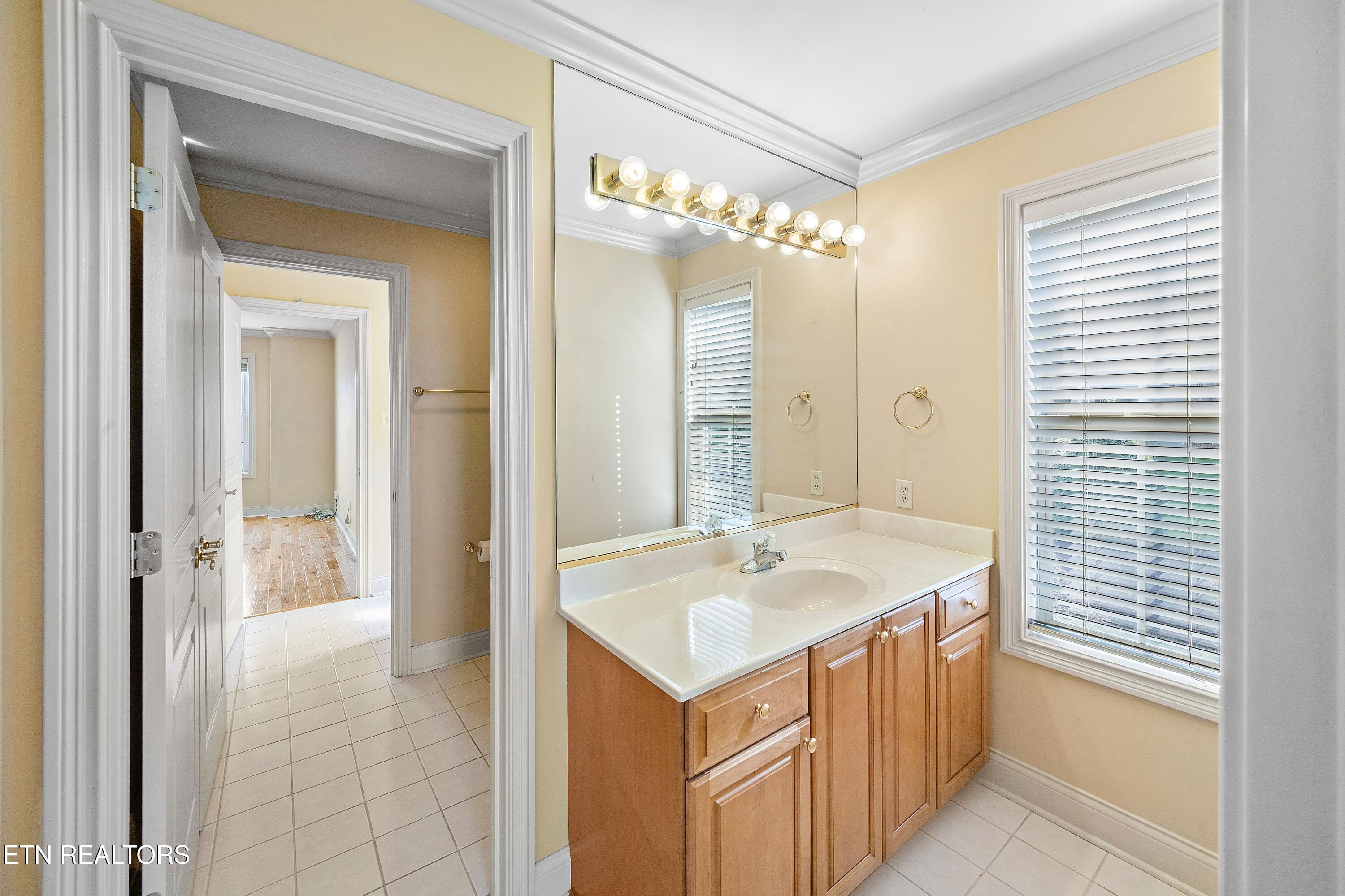 1110 Spy Glass Way Knoxville TN 37922