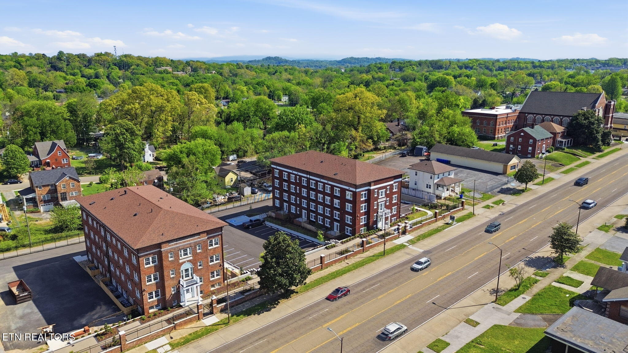 2724 E Magnolia Avenue Knoxville TN 37914