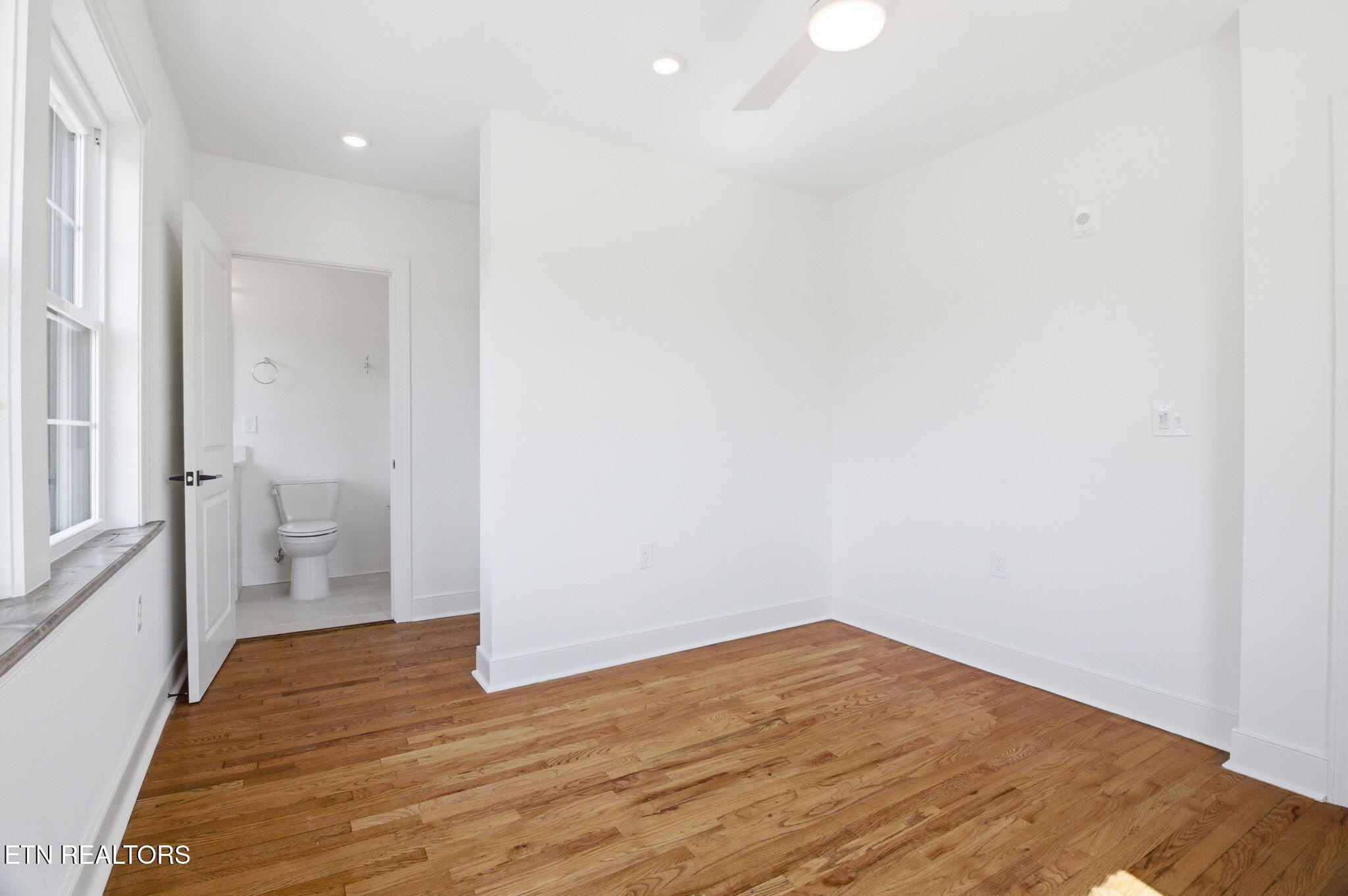 2724 E Magnolia Avenue Knoxville TN 37914