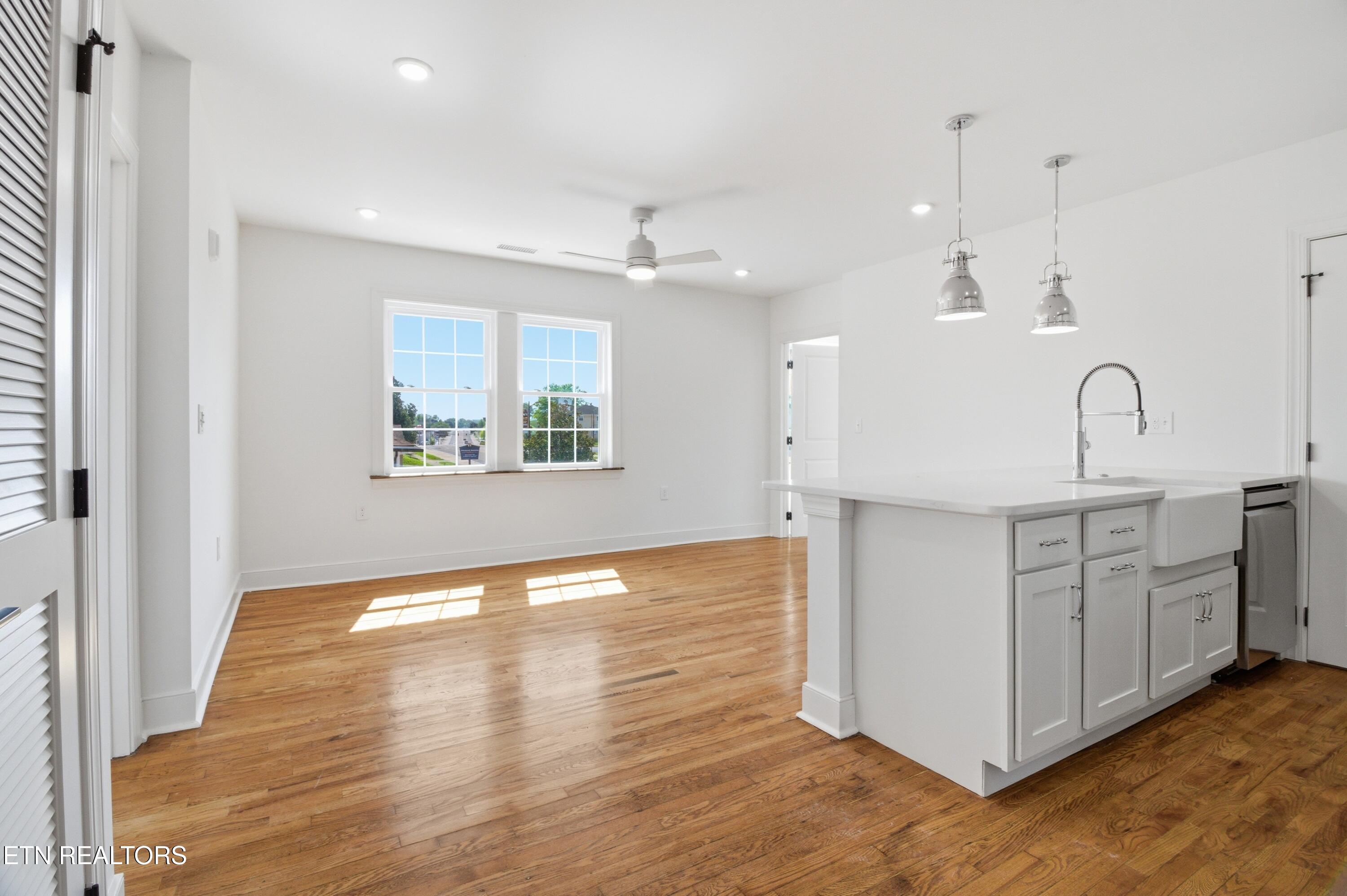 2724 E Magnolia Avenue Knoxville TN 37914