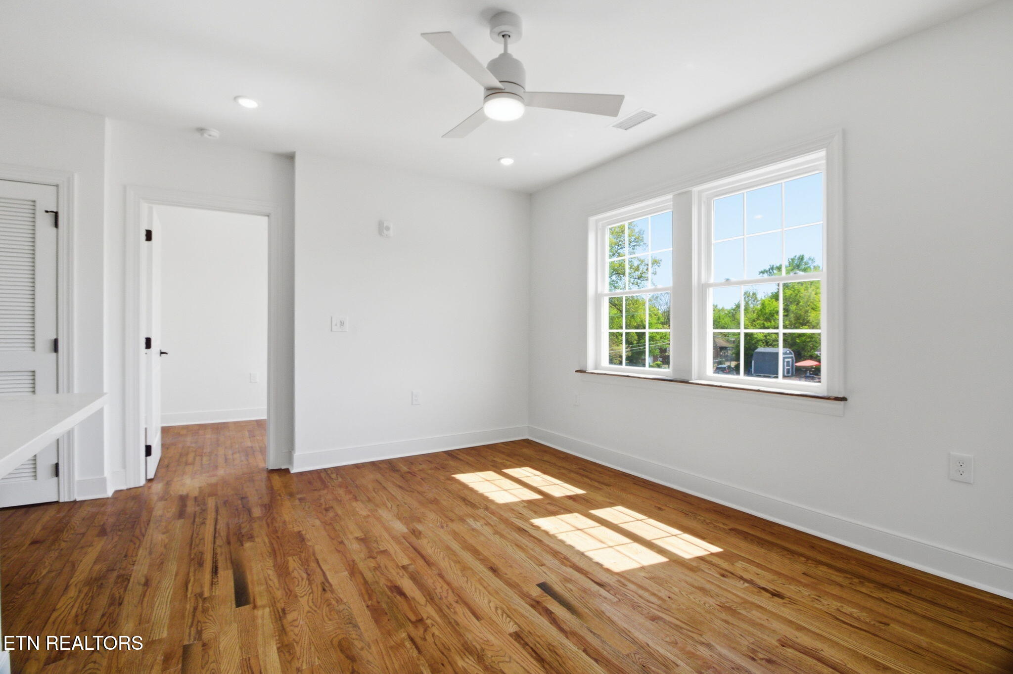 2724 E Magnolia Avenue Knoxville TN 37914