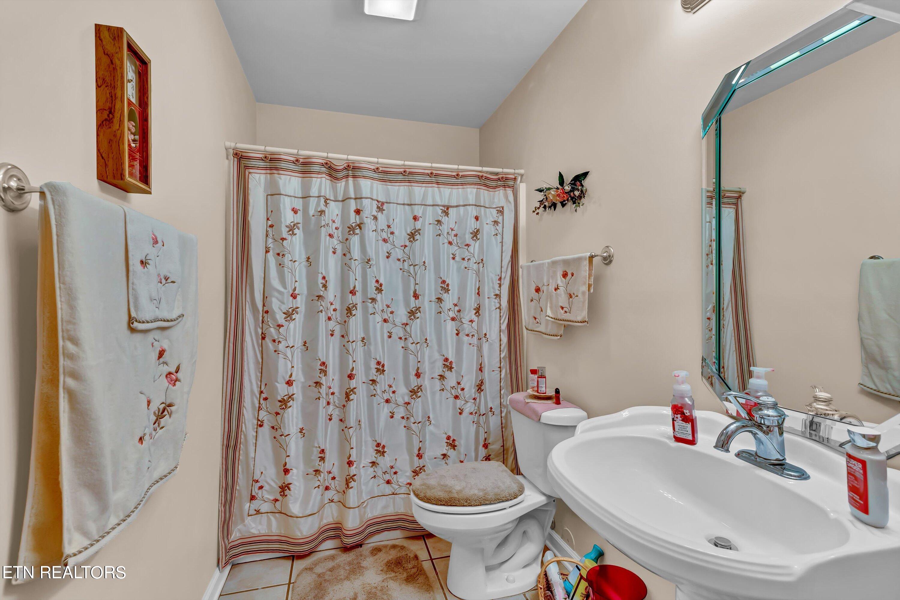 7607 Wren Garden Way Powell TN 37849