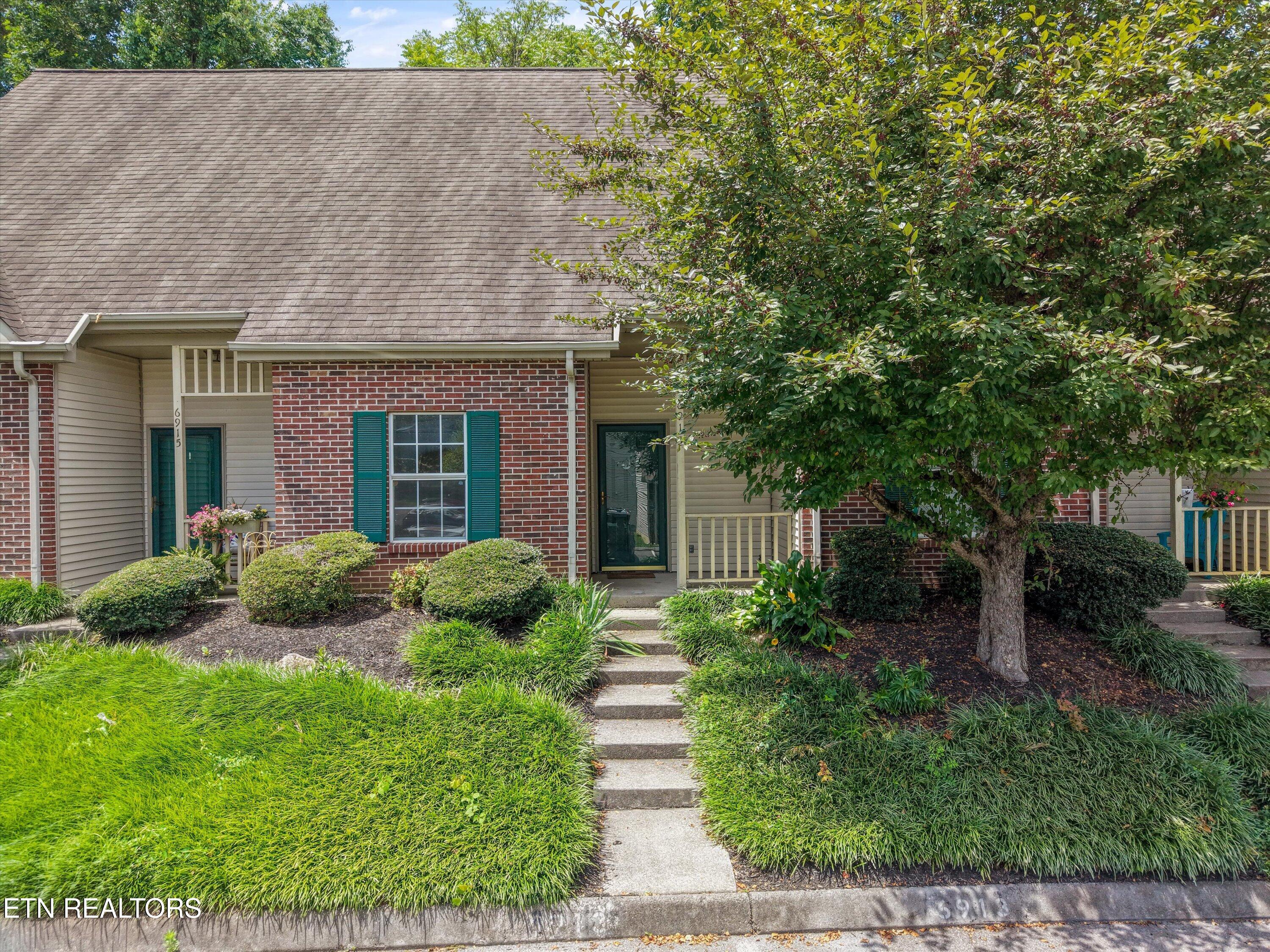 Knoxville TN, 6913 Kings Crossing Way