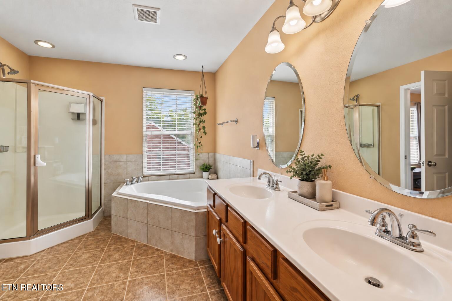 827 Blue Spruce Way Knoxville TN 37912