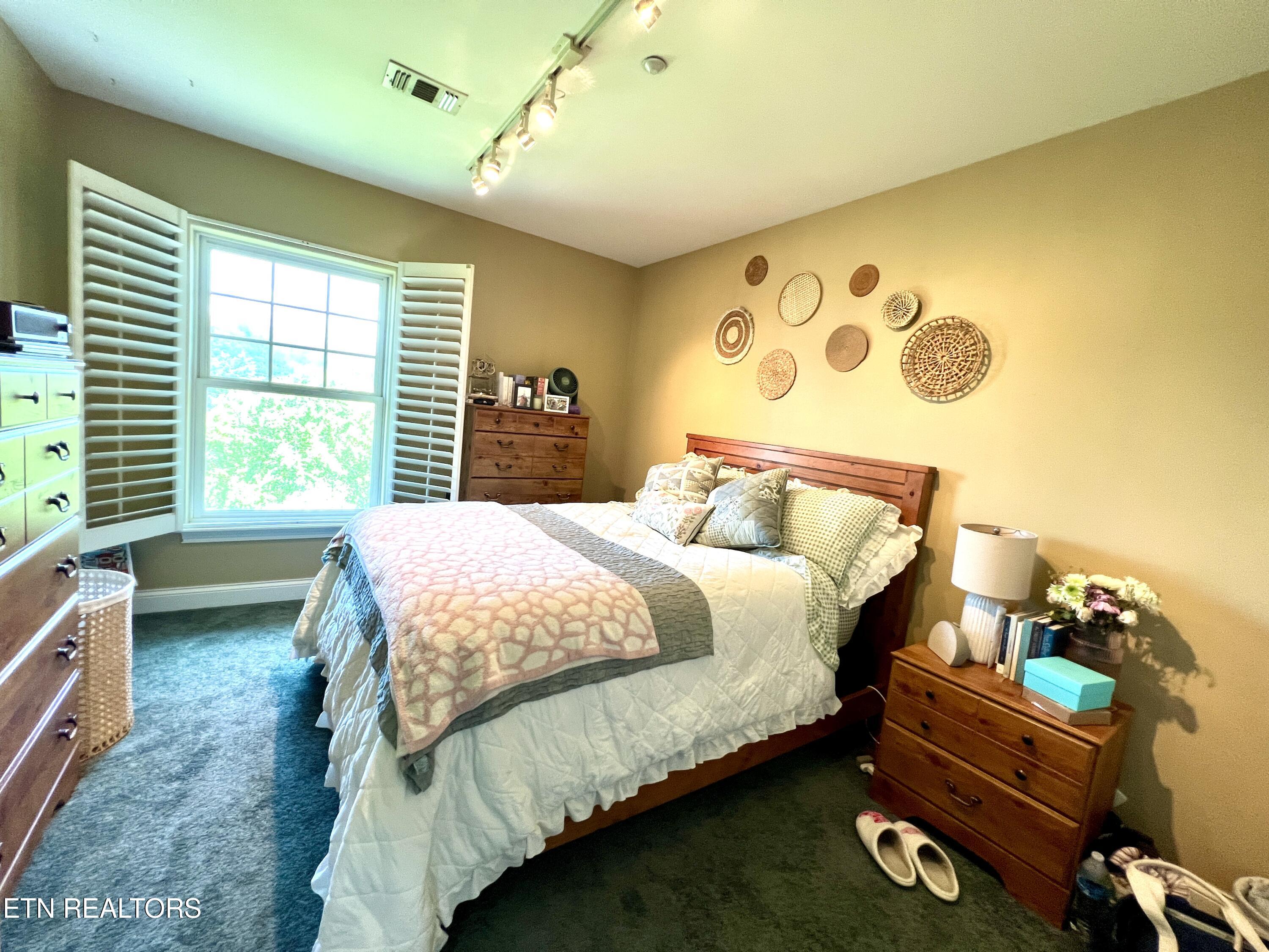 1283 Highway 139 Dandridge TN 37725