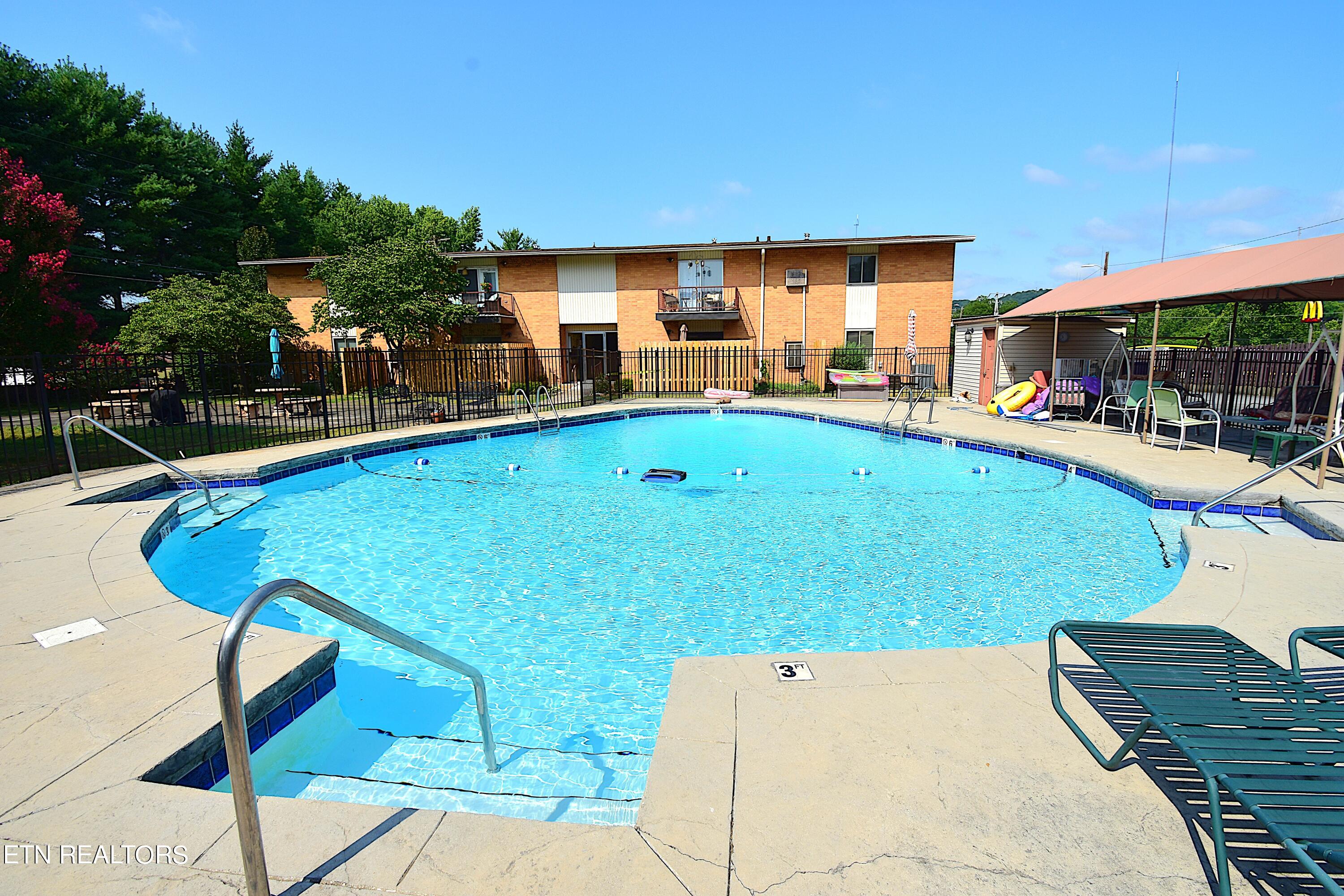 3104 N Broadway Knoxville TN 37917