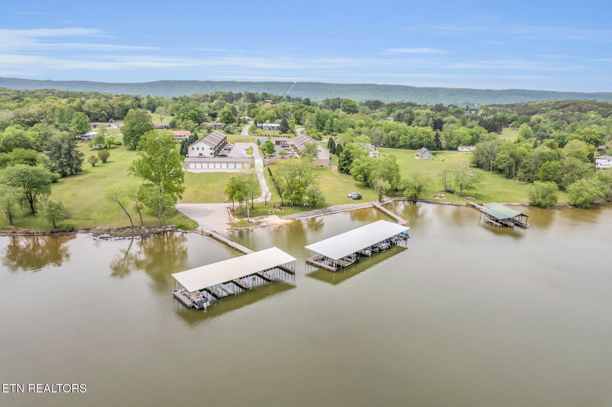 1255 New Lake Road Spring City TN 37381