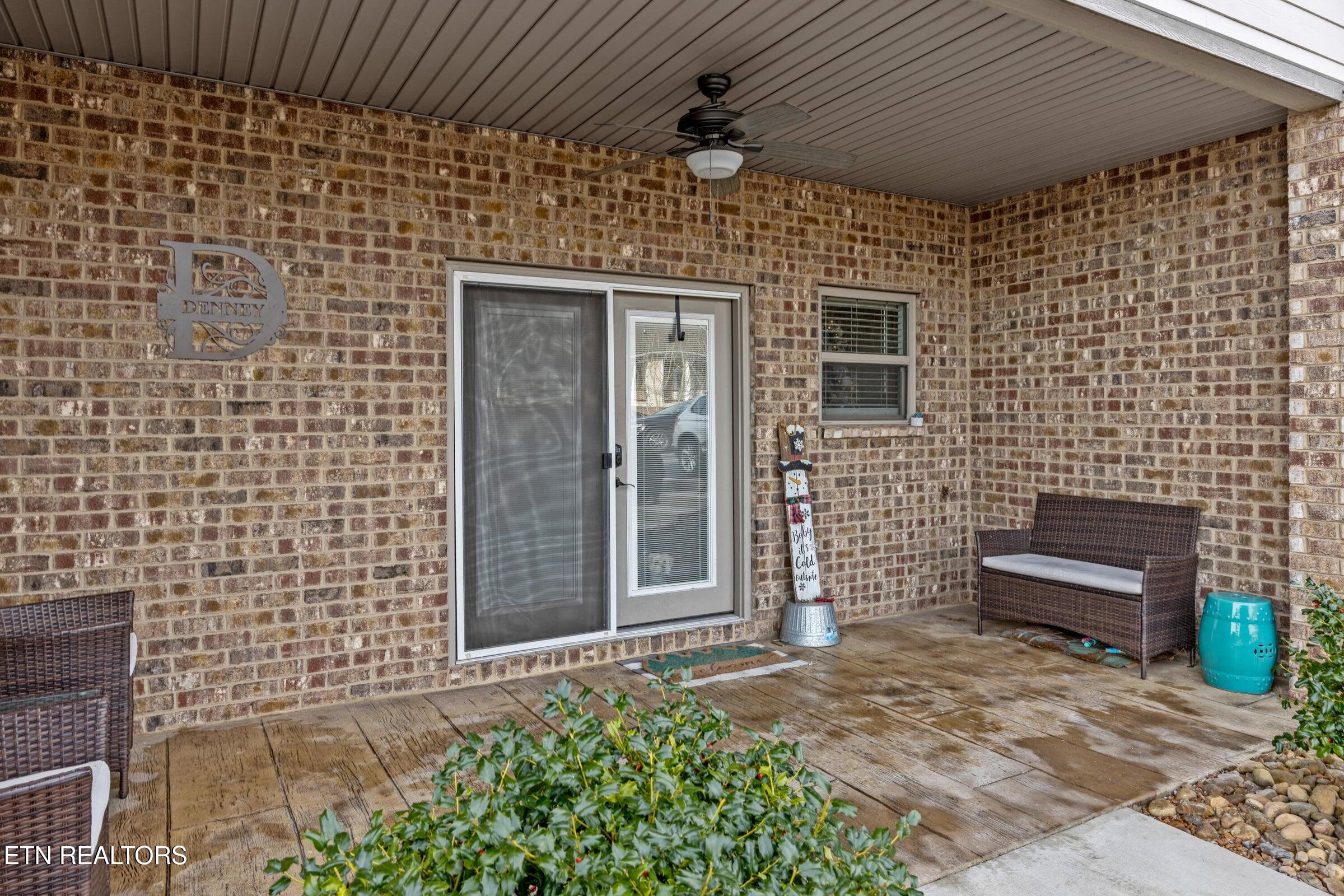 1255 New Lake Road Spring City TN 37381