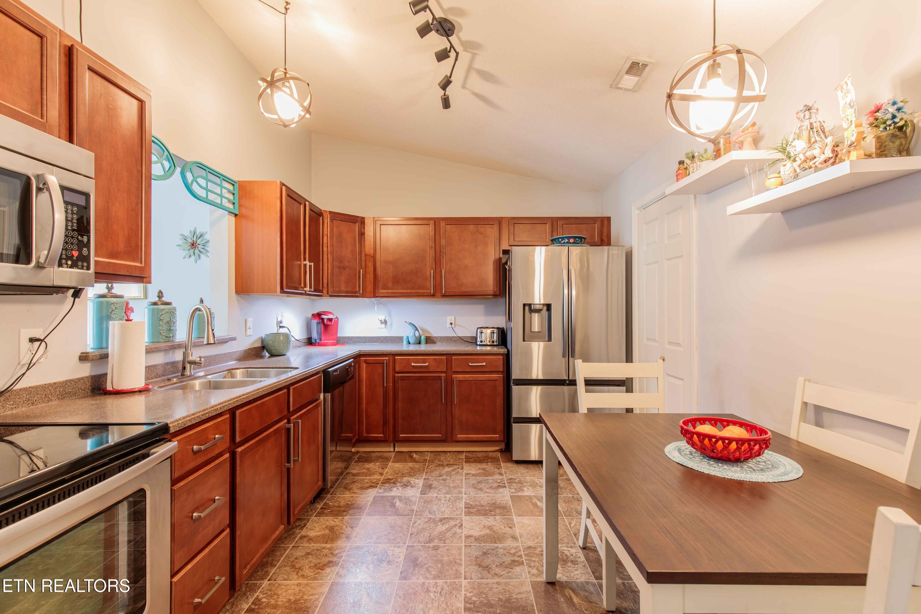 5141 Spring Petal Way Knoxville TN 37912