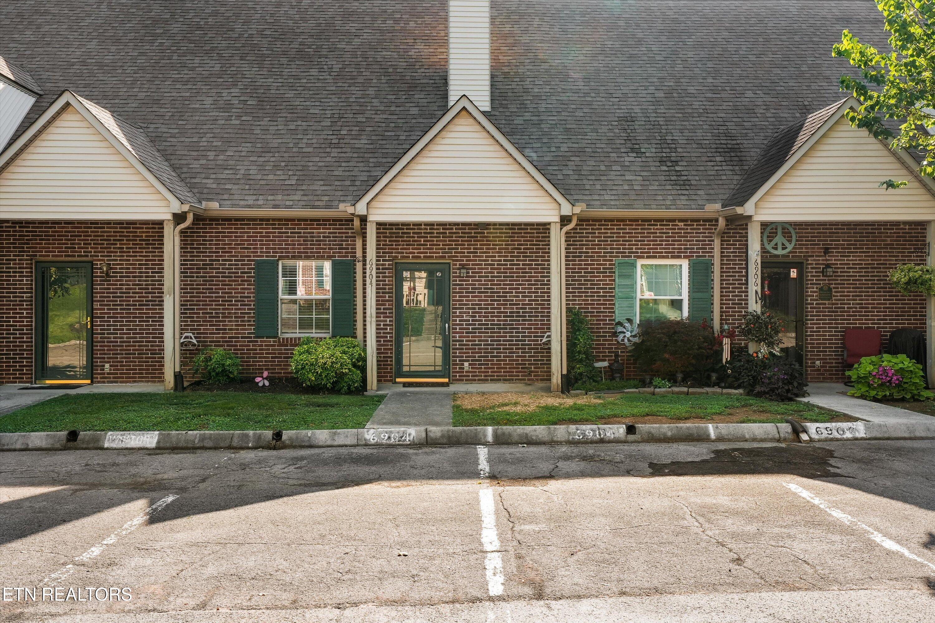 6904 Kings Crossing Way Knoxville TN 37918