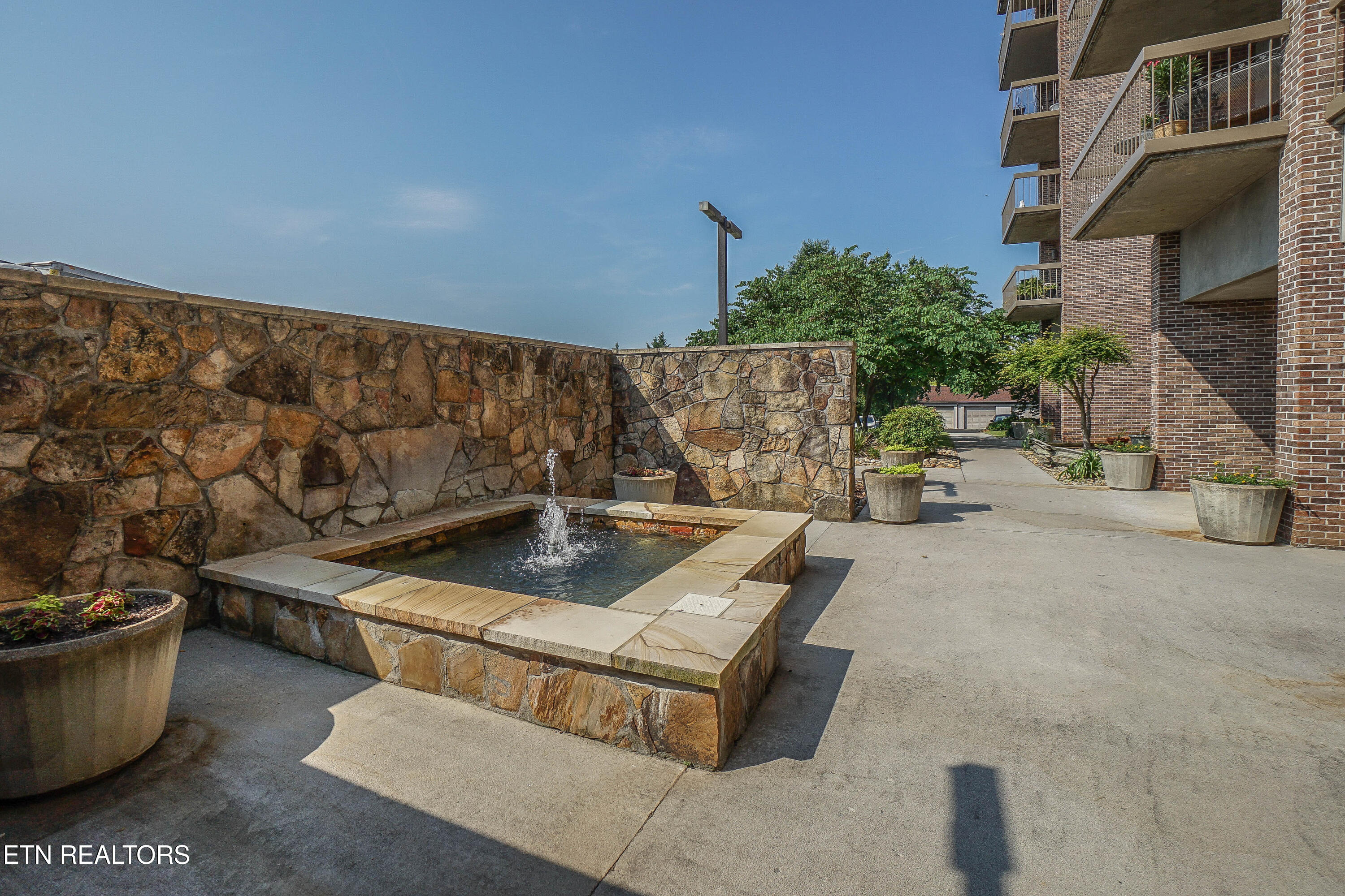 611 Regal Tower Maryville TN 37804