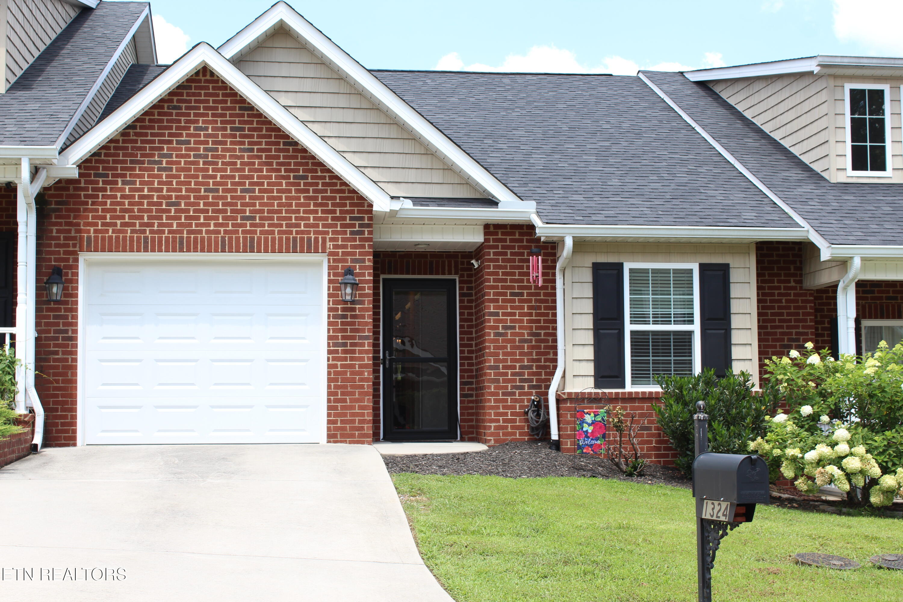 1324 Hazelgreen Way Knoxville TN 37912