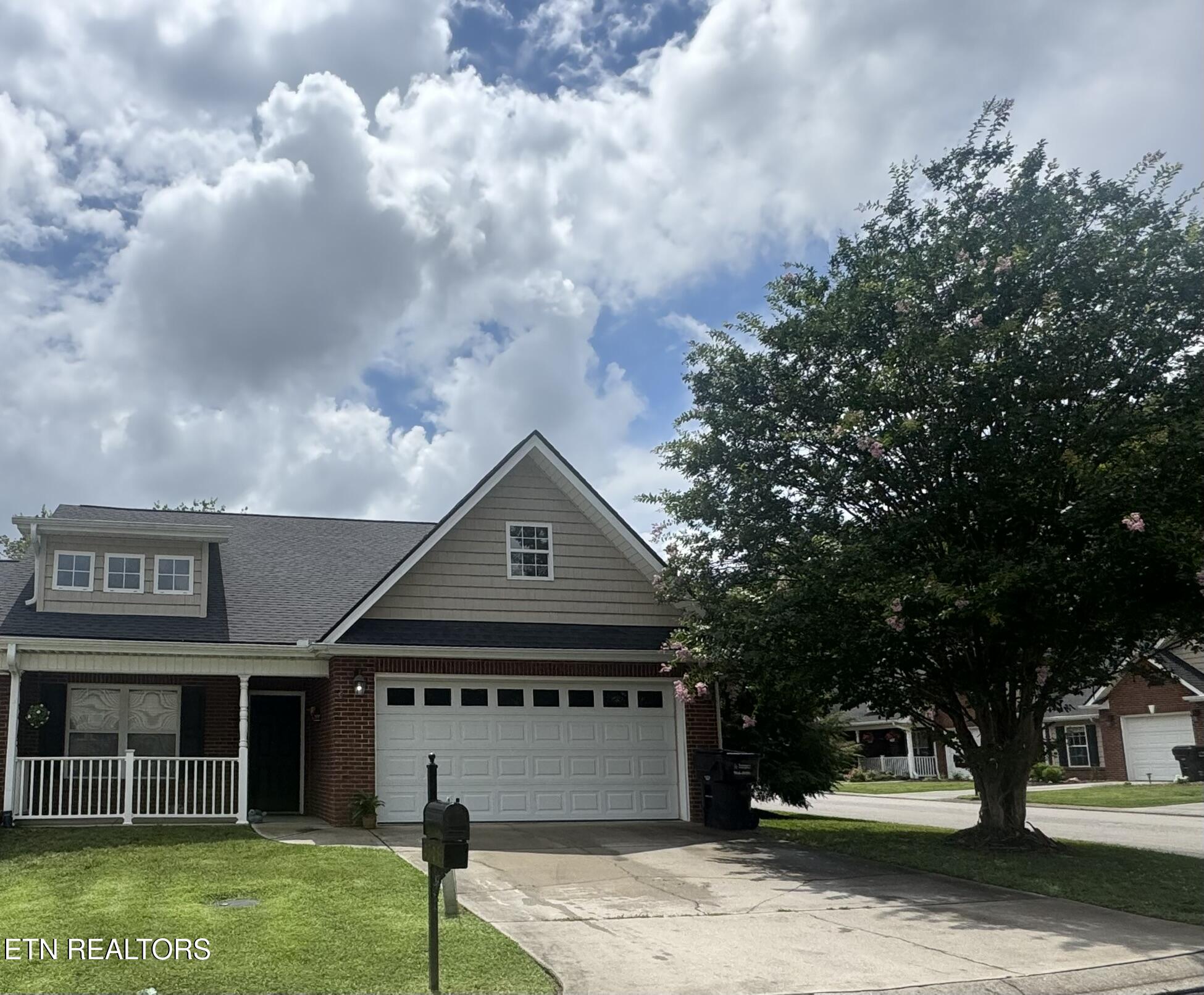 1303 Hazelgreen Way Knoxville TN 37912