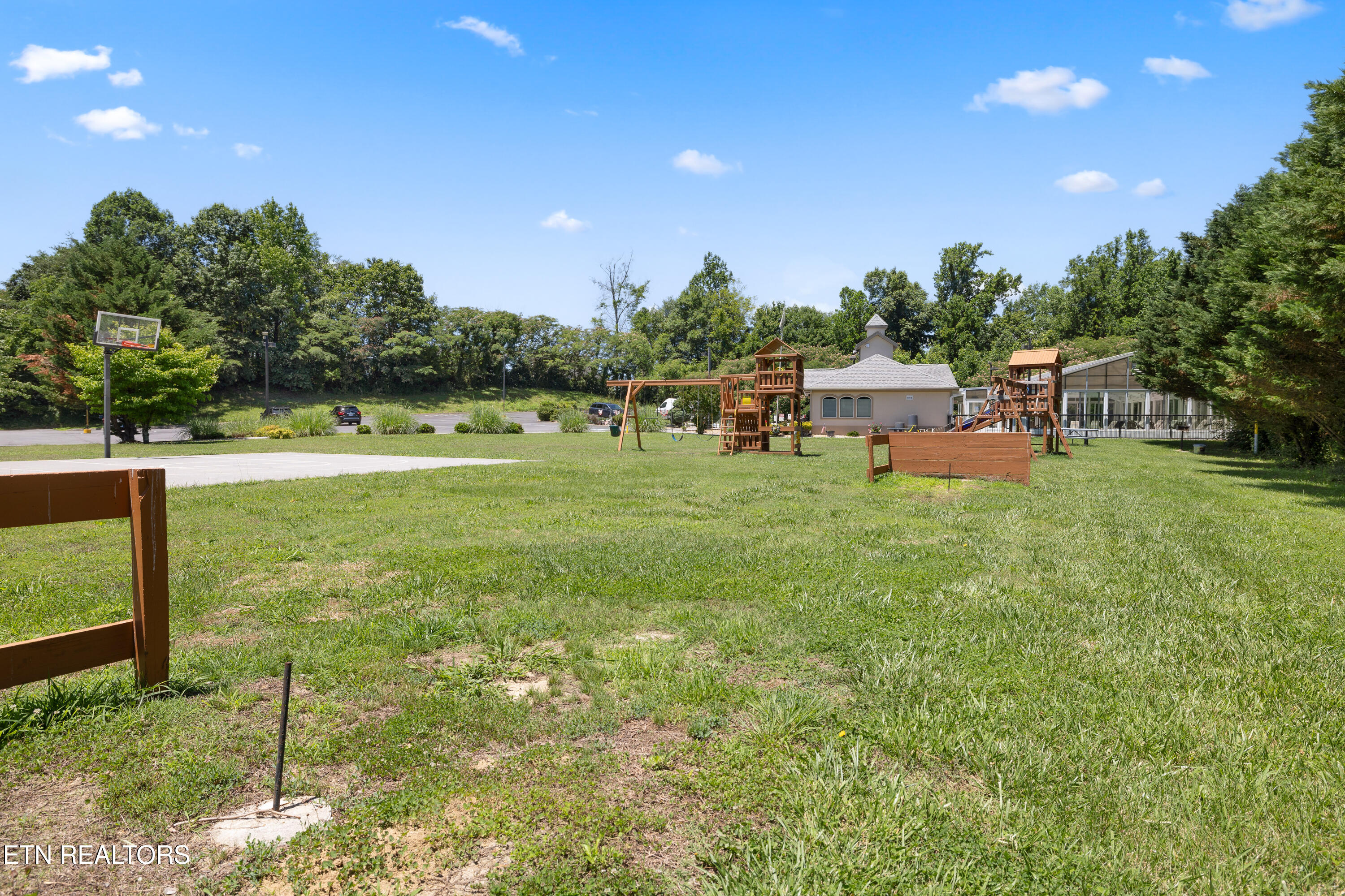 124 Plaza Drive Pigeon Forge TN 37863