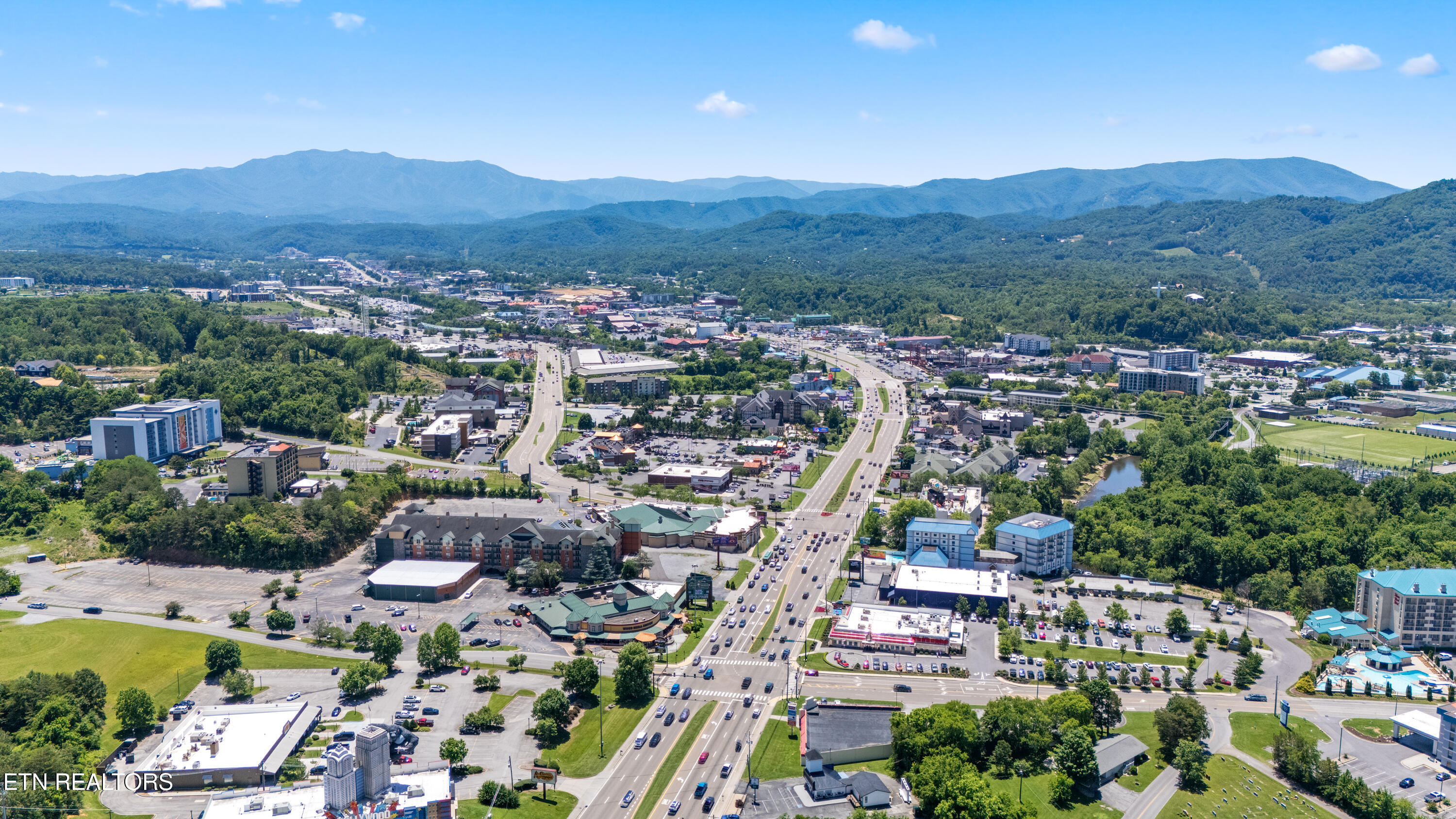 124 Plaza Drive Pigeon Forge TN 37863