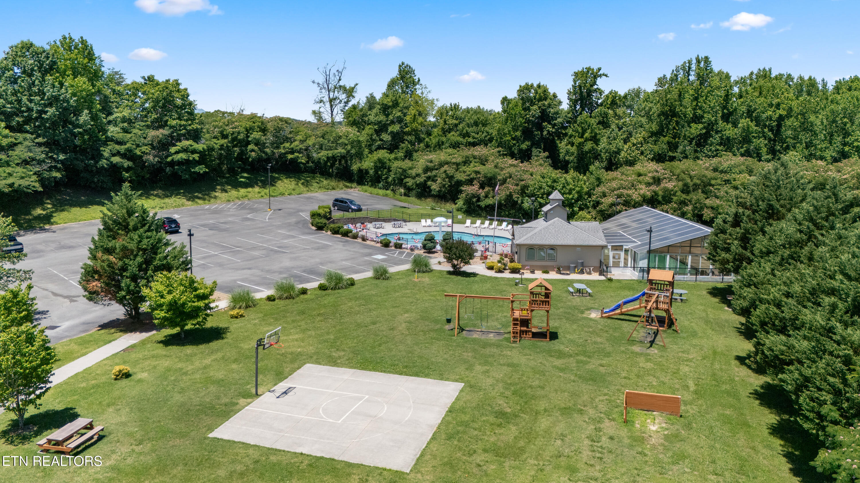 124 Plaza Drive Pigeon Forge TN 37863