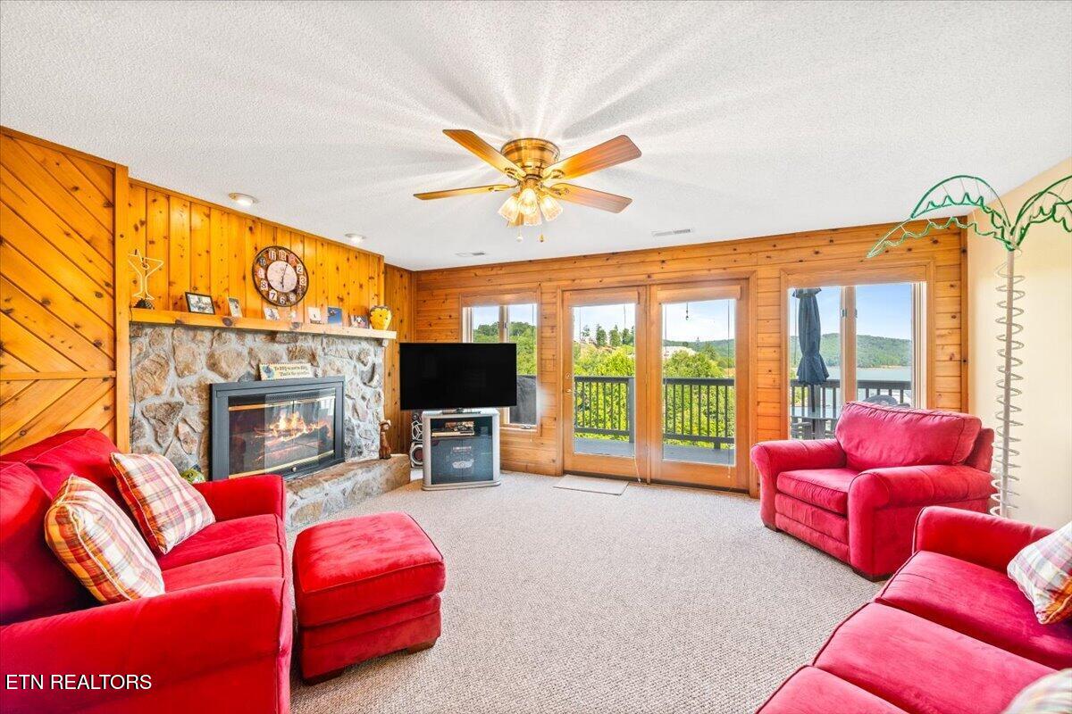 148 Deer Trot Lafollette TN 37766