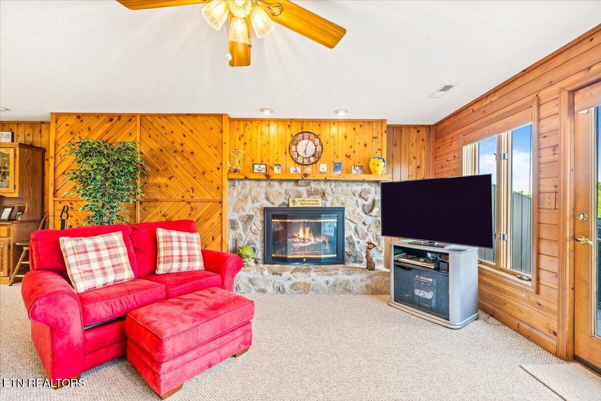 148 Deer Trot Lafollette TN 37766
