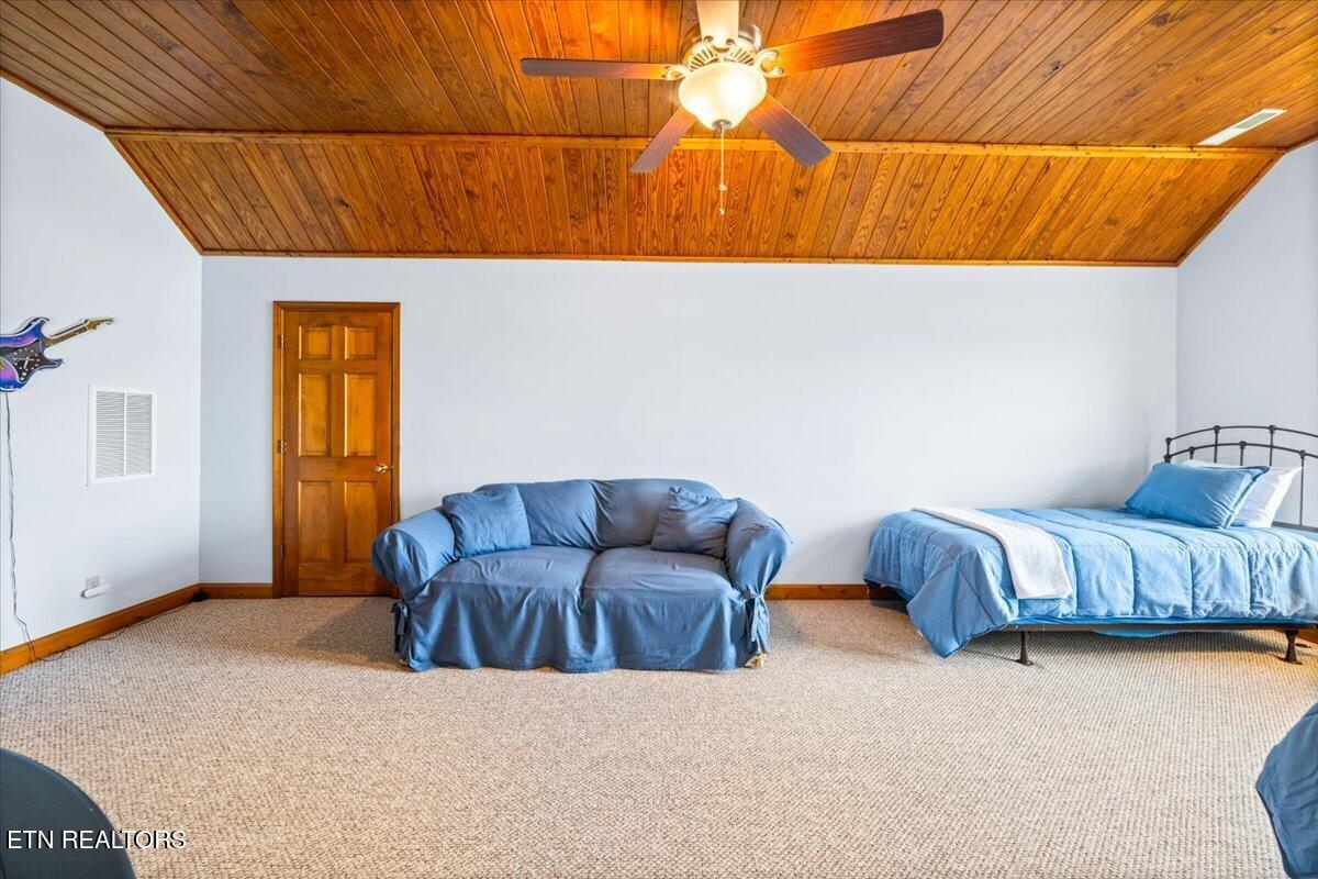148 Deer Trot Lafollette TN 37766