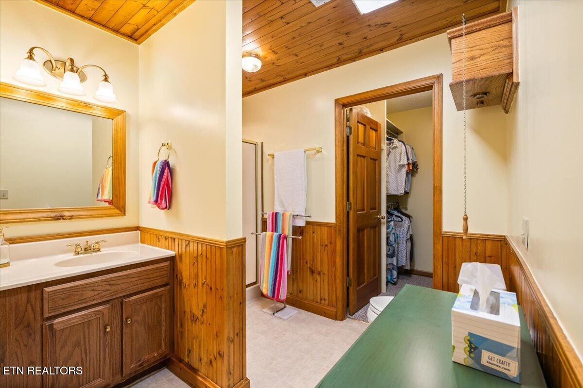 148 Deer Trot Lafollette TN 37766