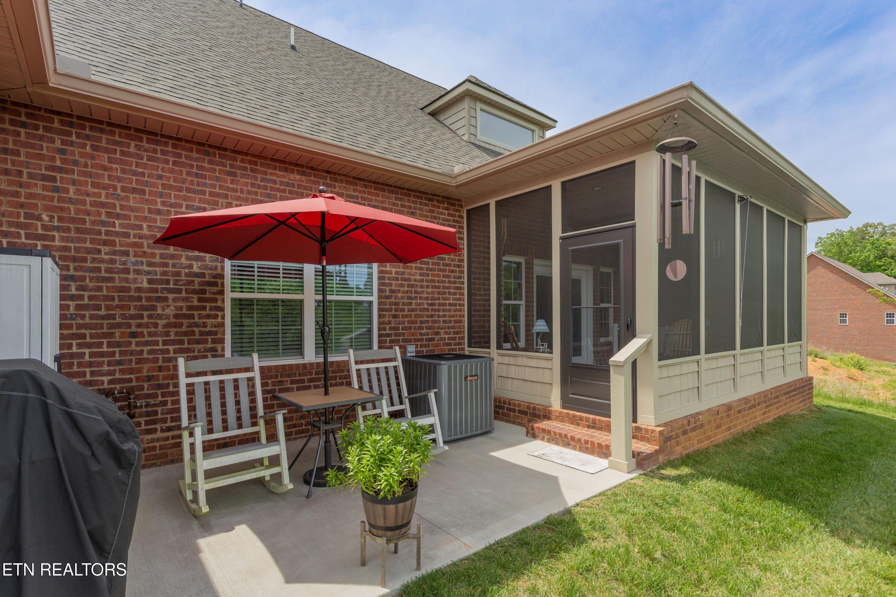 986 Meadow Walk Lane Lenoir City TN 37772