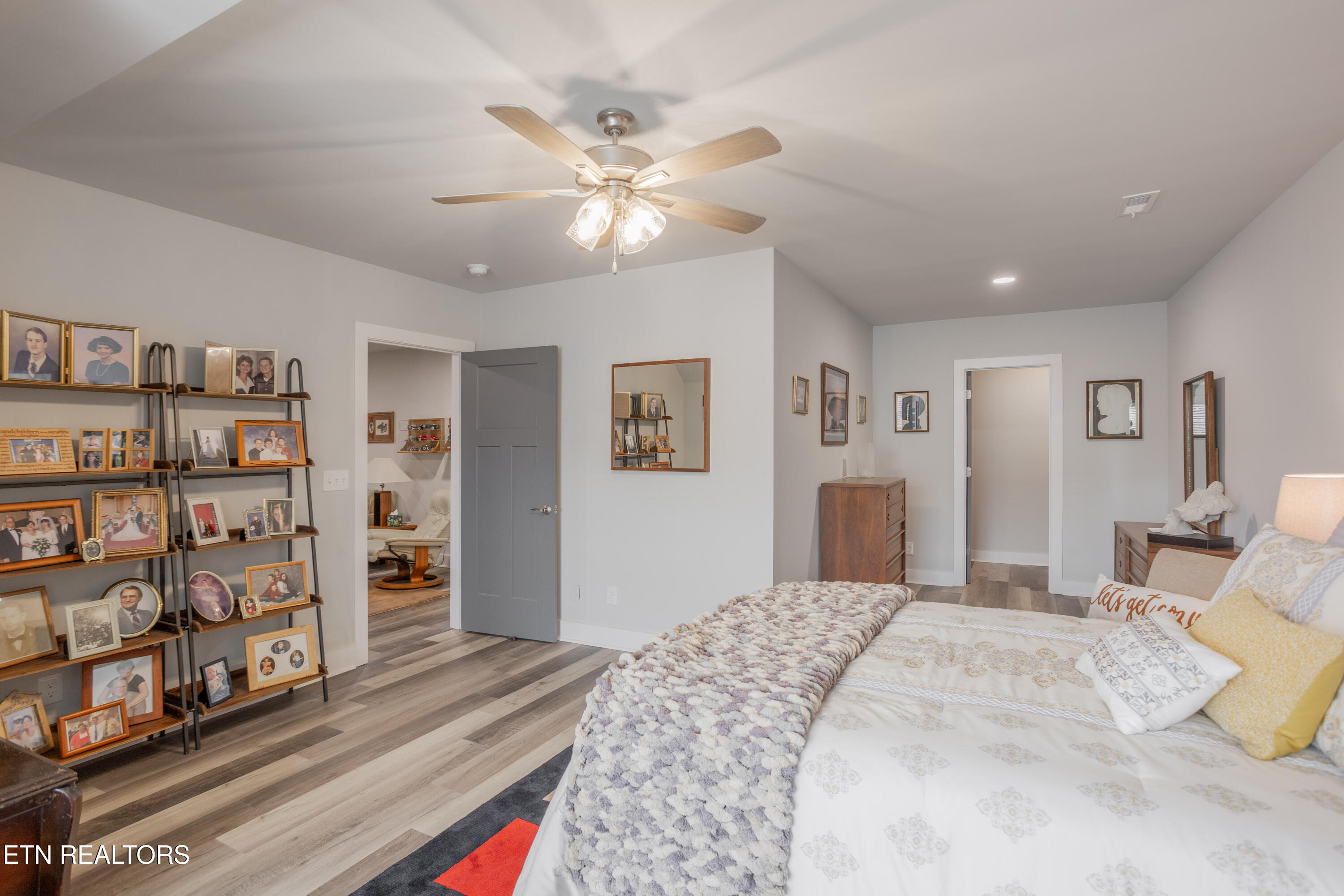 986 Meadow Walk Lane Lenoir City TN 37772