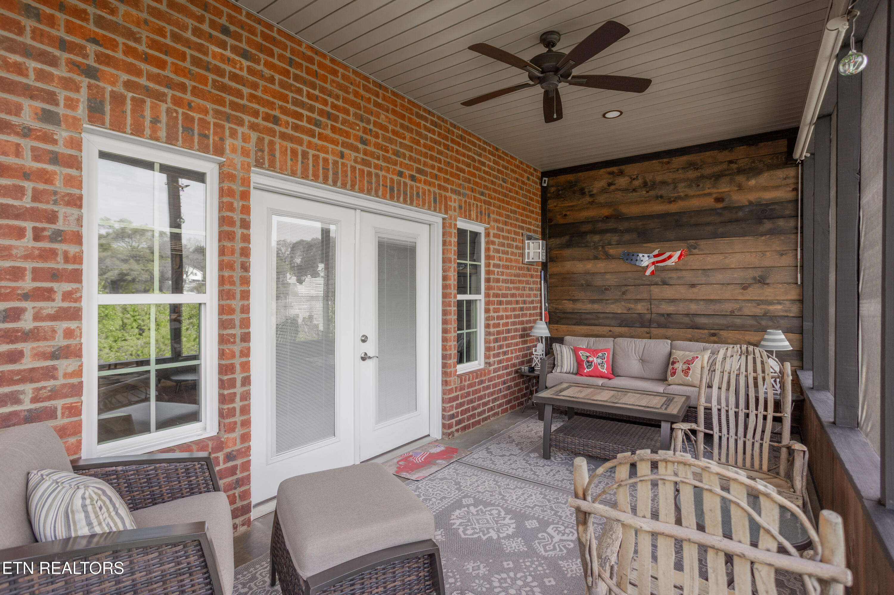 986 Meadow Walk Lane Lenoir City TN 37772