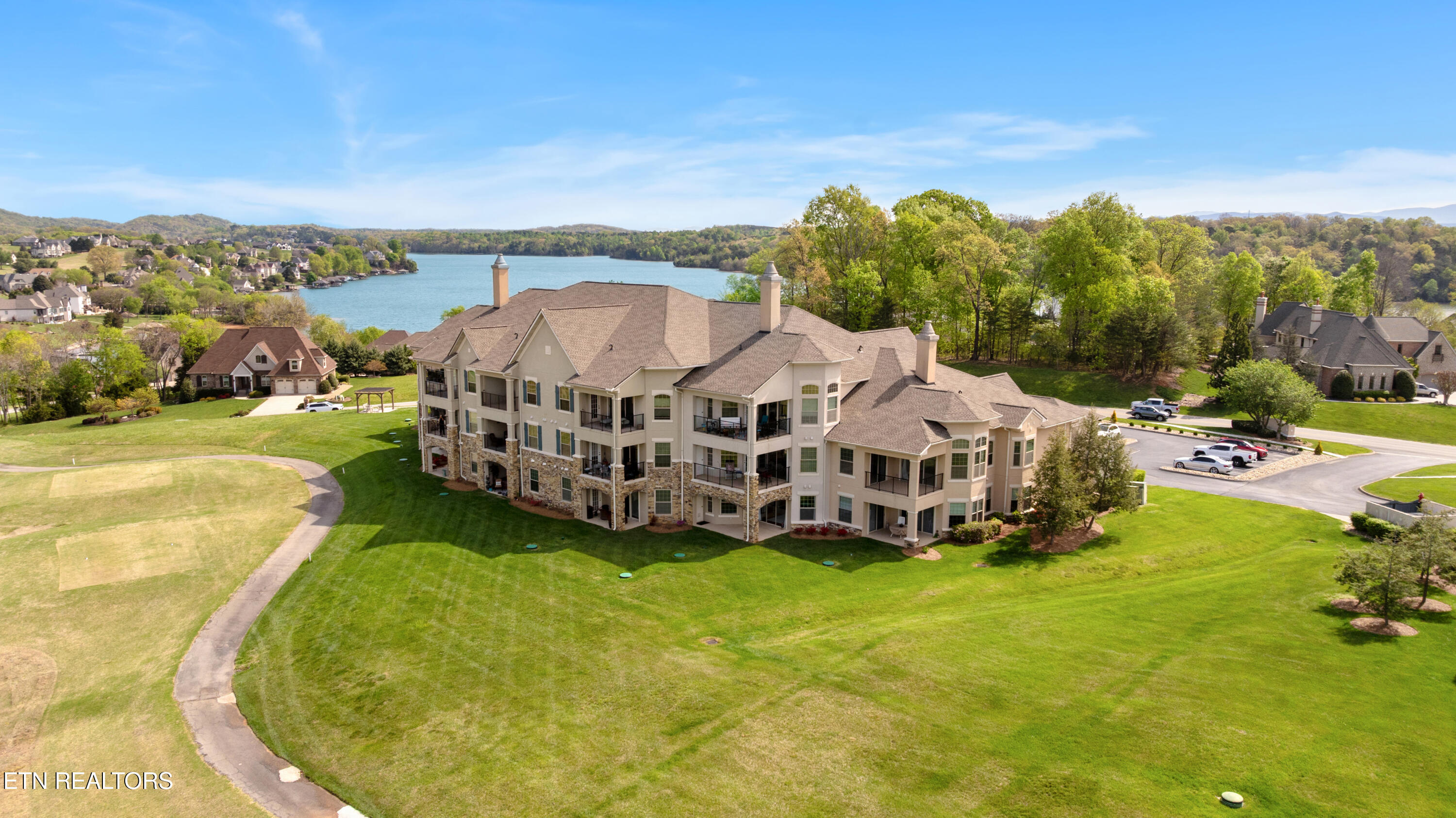 565 Rarity Bay Parkway Vonore TN 37885