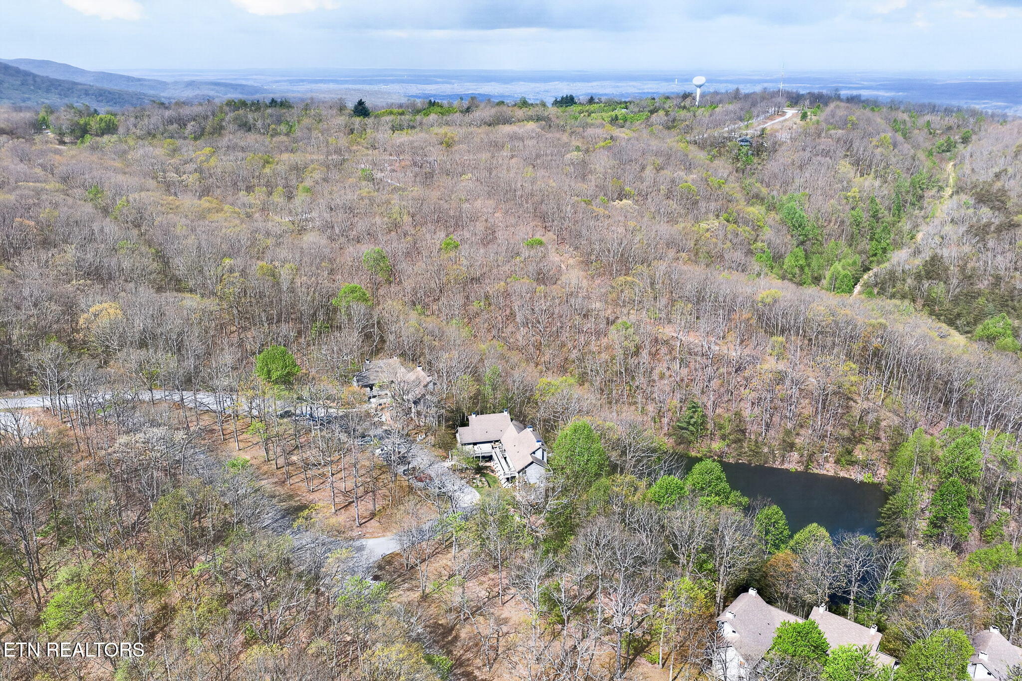 145 Moytoy Road Crab Orchard TN 37723