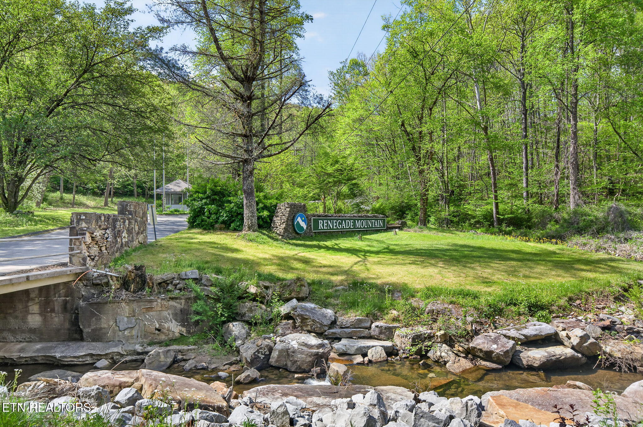 145 Moytoy Road Crab Orchard TN 37723