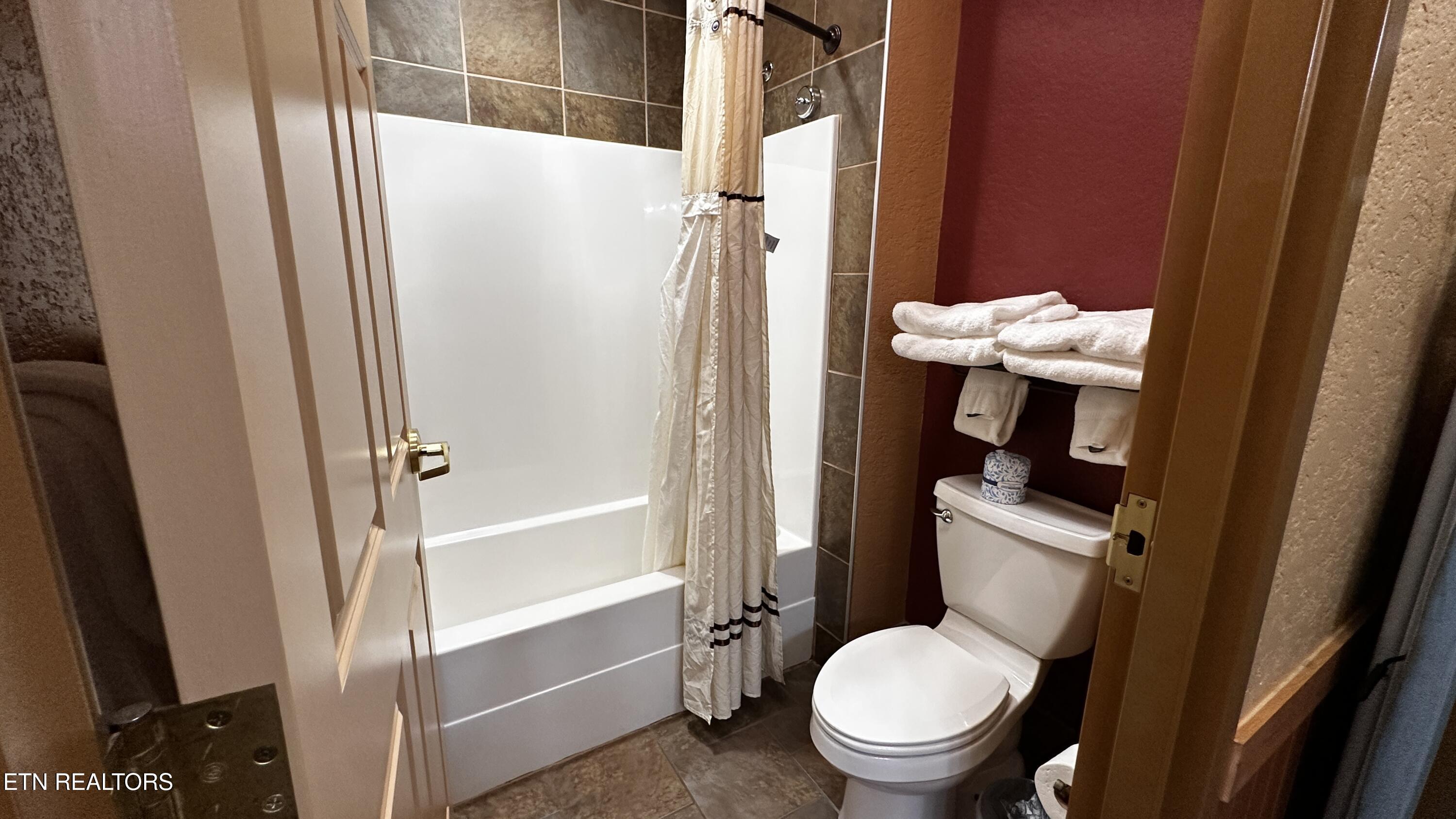 1424 Old Knoxville Highway Sevierville TN 37876